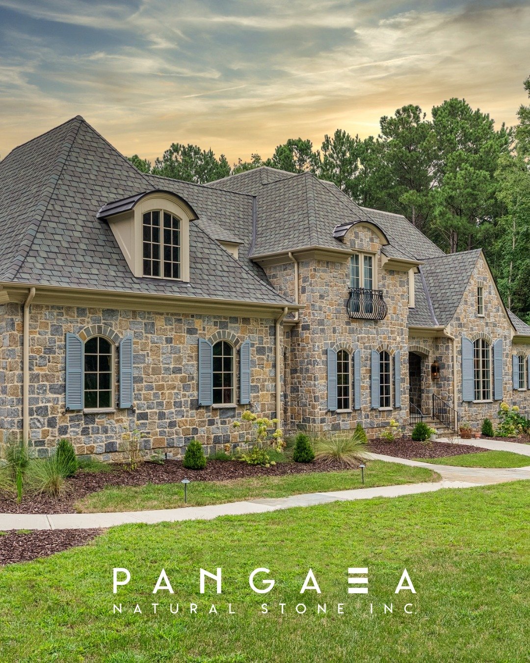 This one did not come to blend in.

Our Lancaster Roman Castlestone wraps this home in rich texture and natural variation, giving it that &ldquo;been here forever&rdquo; kind of confidence&hellip; without trying too hard.

See link in bio to learn mo