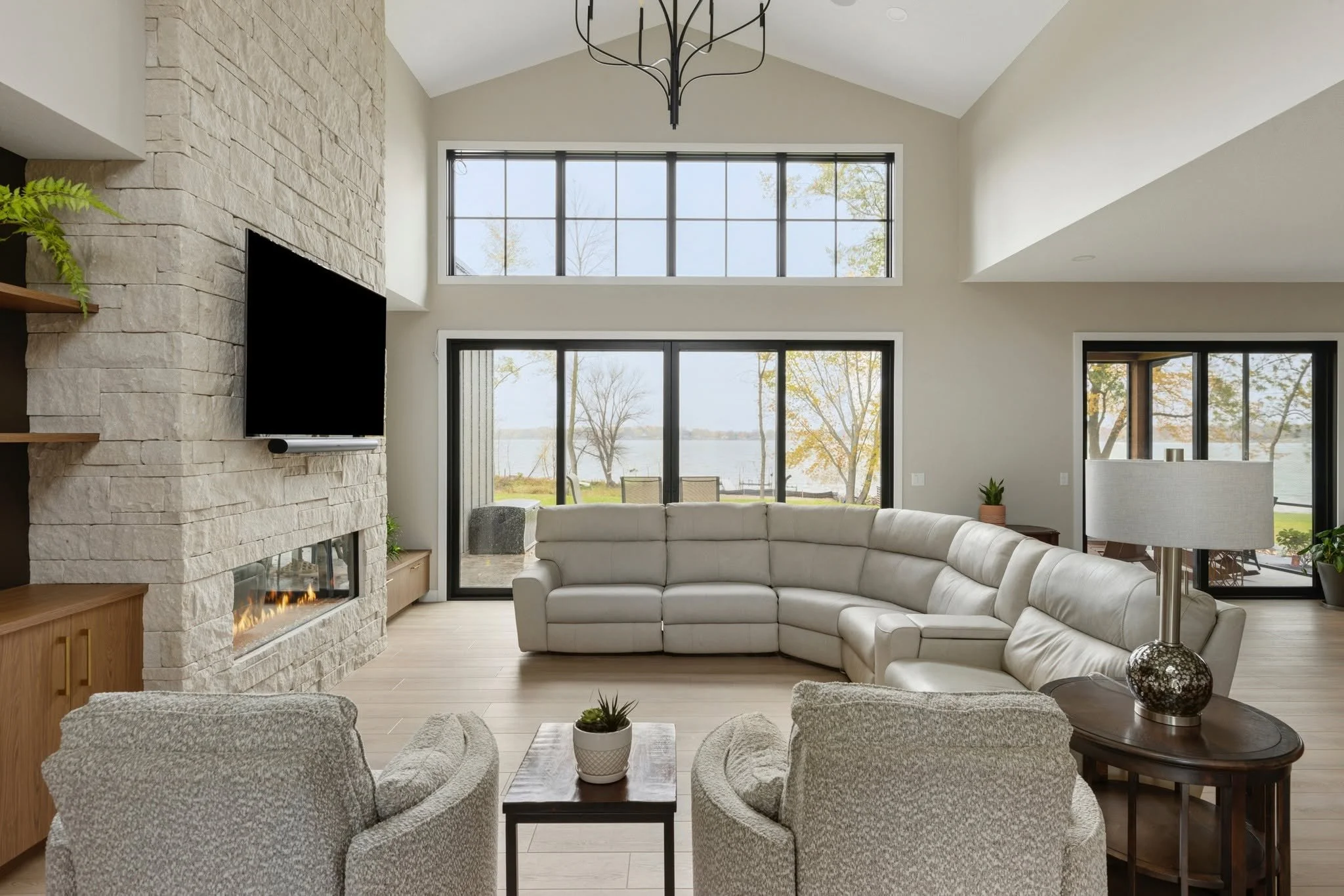 Kings Point 4 Course Ashlar fireplace2.jpg