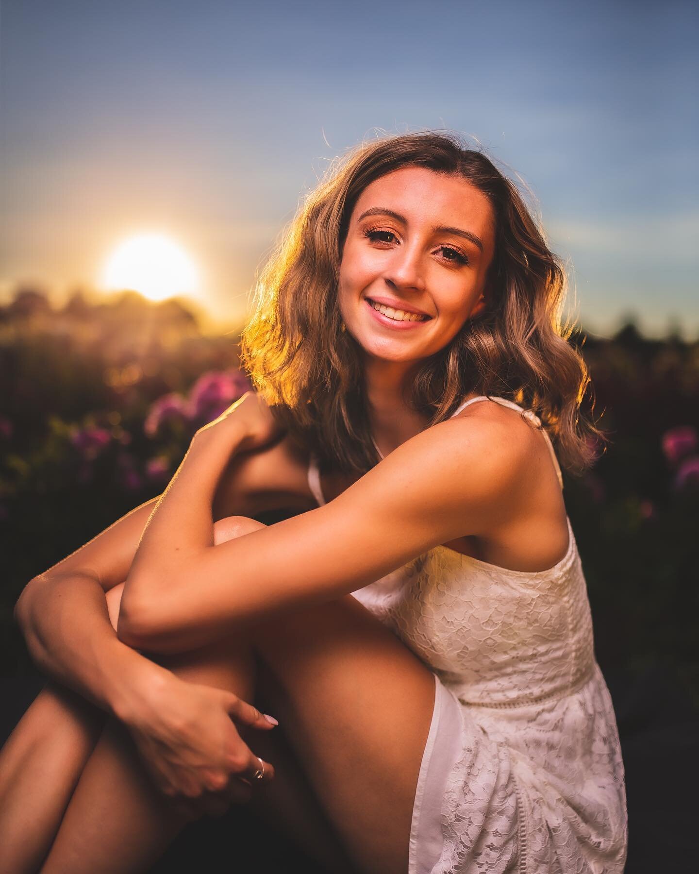 @audreyroden_  killed her senior session a few weeks back! It was awesome to be able to capture her at some of her favorite places -  one more location to go 🏀 🙌🏻!

Shout out to @ninabevens on the 💡 design 🙏🏼