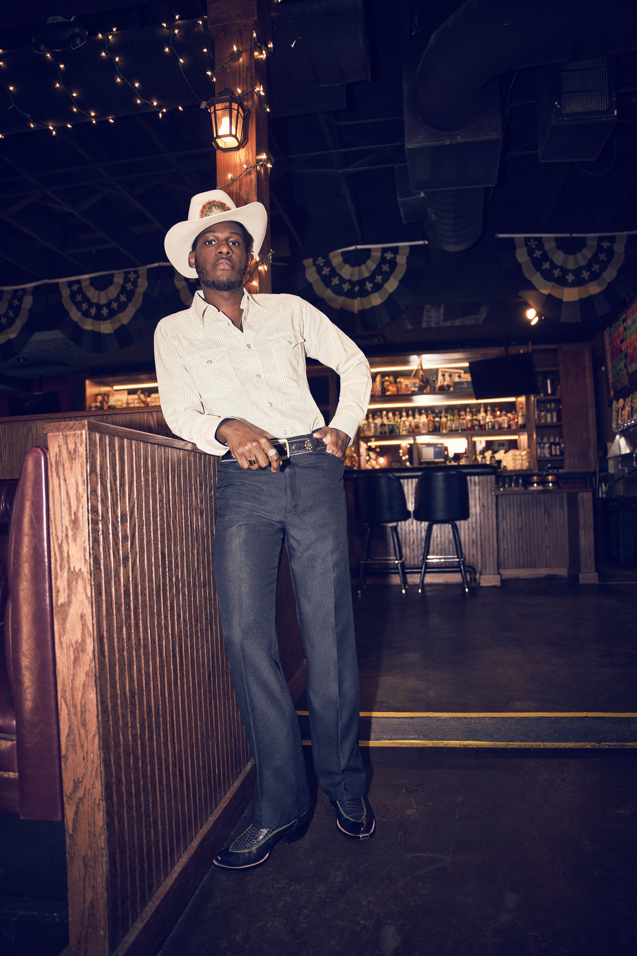 WRANGLER_MODERN_SS22_LEON BRIDGES_MVR553W_00082BK_0175.jpg