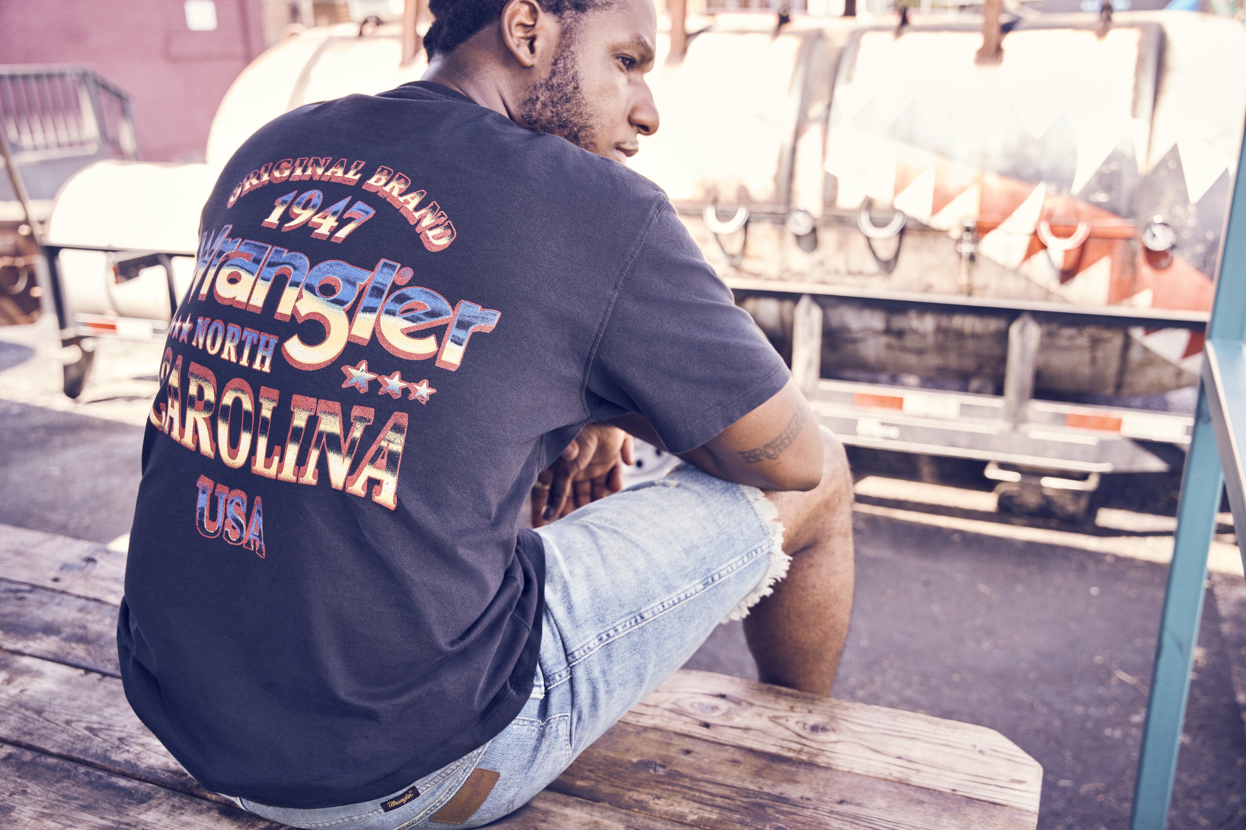 WRANGLER_MODERN_SS22_LEON BRIDGES_112317393_0456.jpg