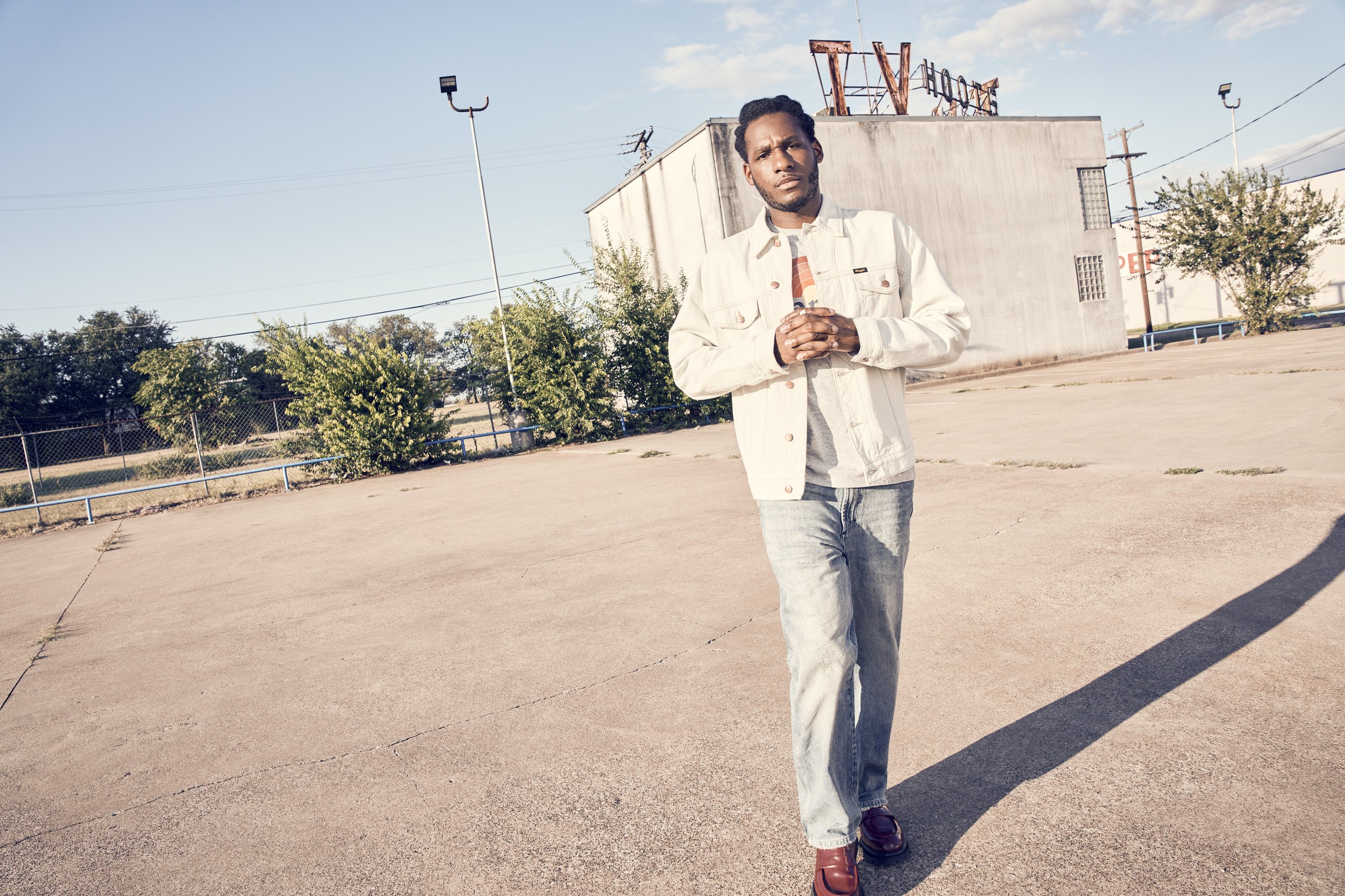 WRANGLER_MODERN_SS22_LEON BRIDGES_112316507_W7J2D3X37_112316523_0535.jpg