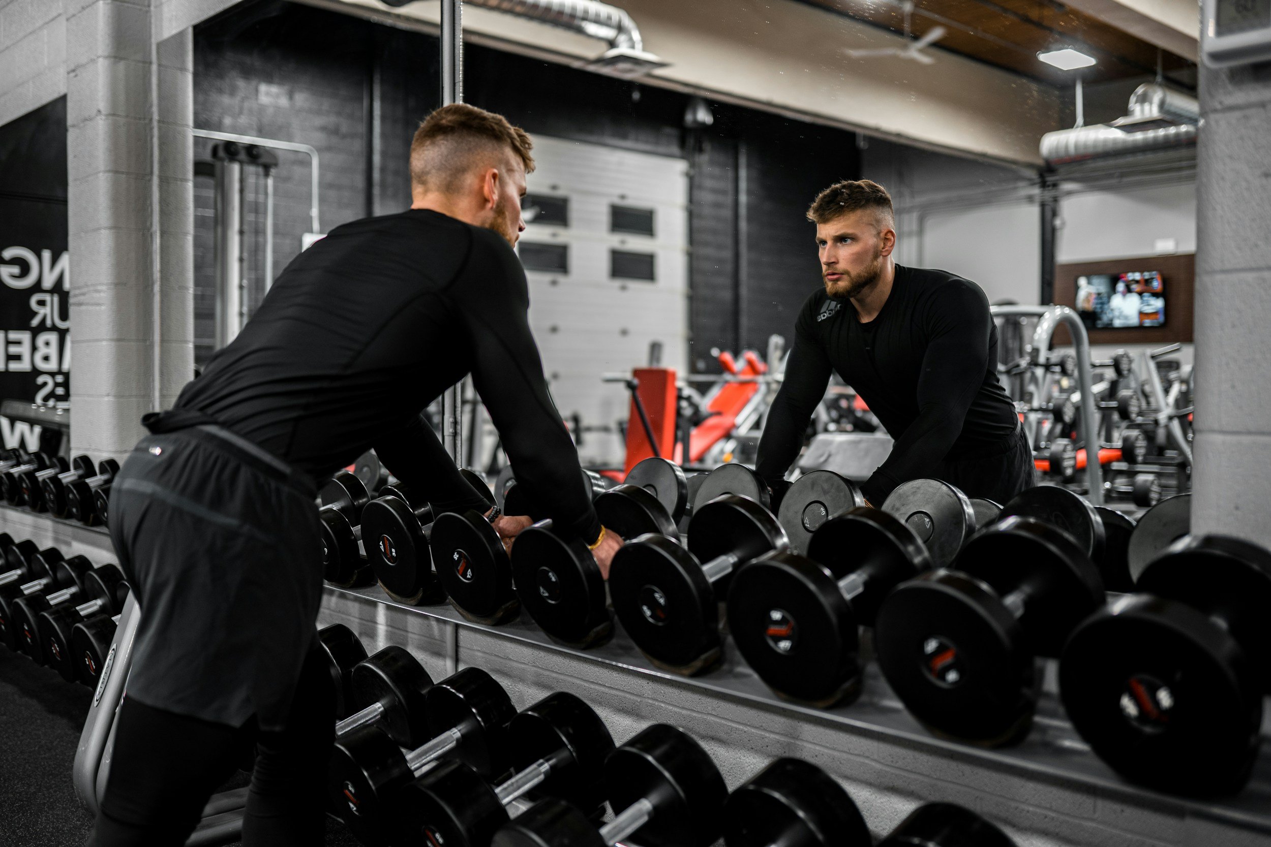 Free Weights or Machines- Which Should I Choose?