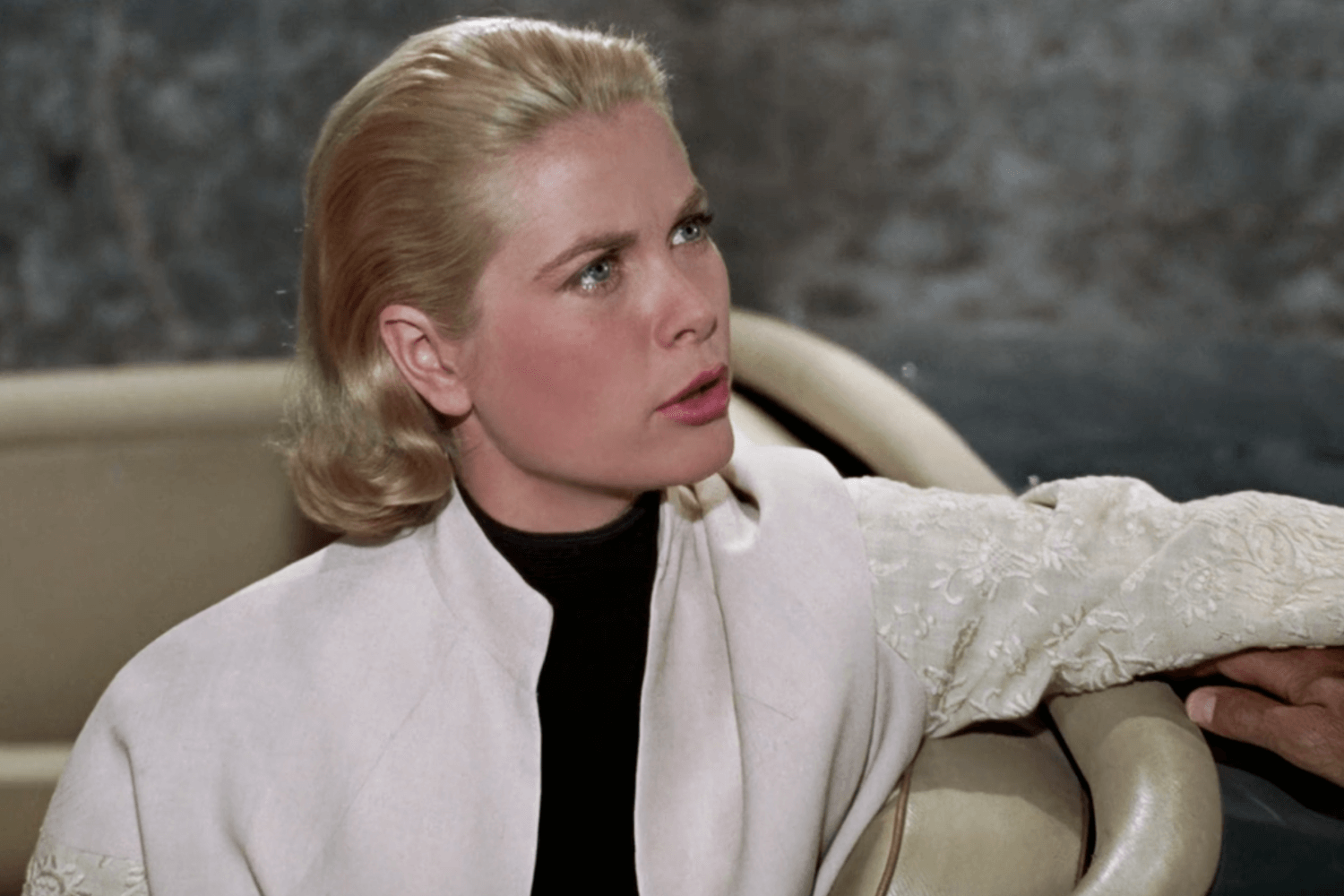 How Grace Kelly made the Hermès Kelly bag a fashion icon: the princess  donned the Sac à Dépêches in Alfred Hitchcock's To Catch a Thief … and now  it sells for half