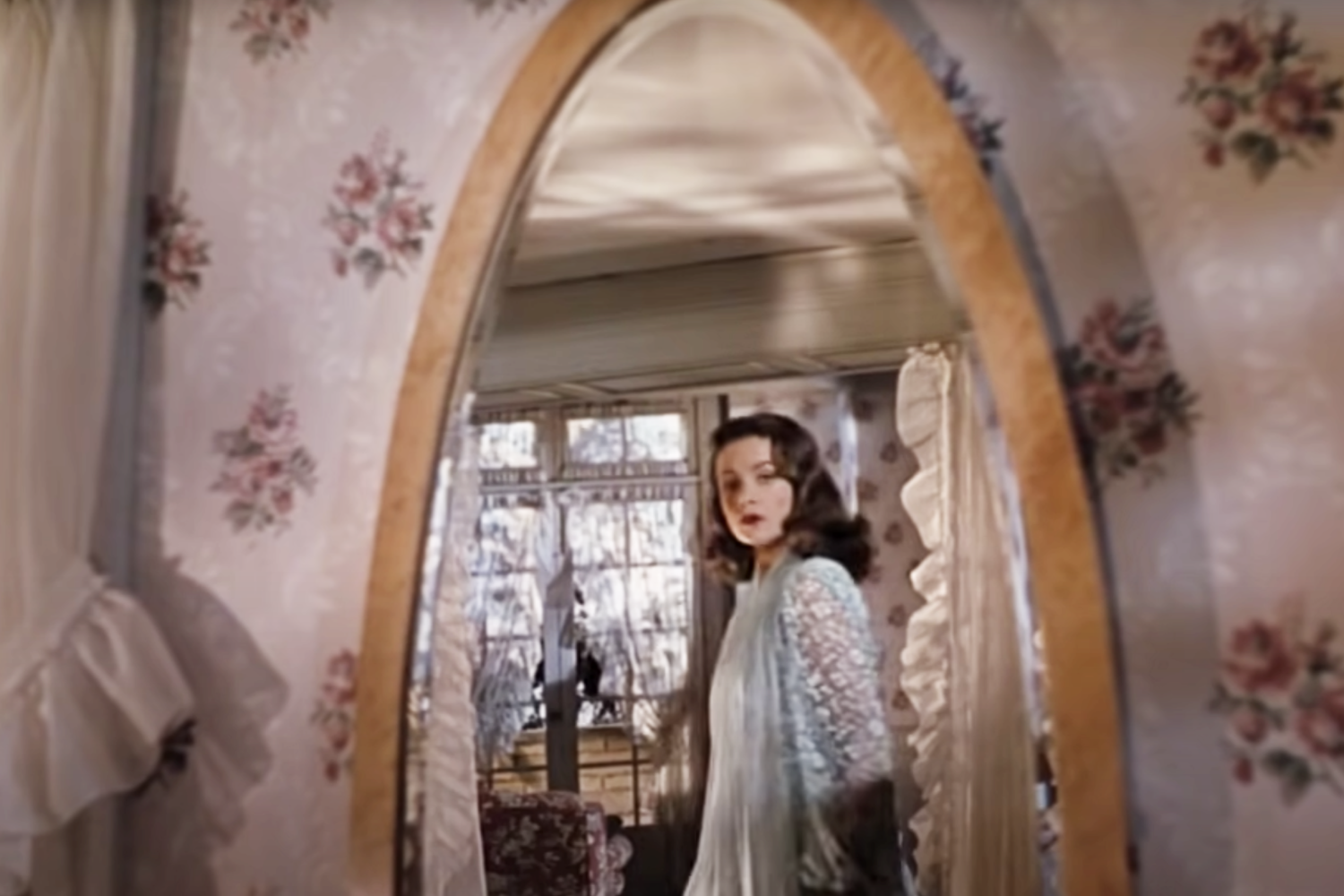 gene tierney leave her heaven femme fatale style.png