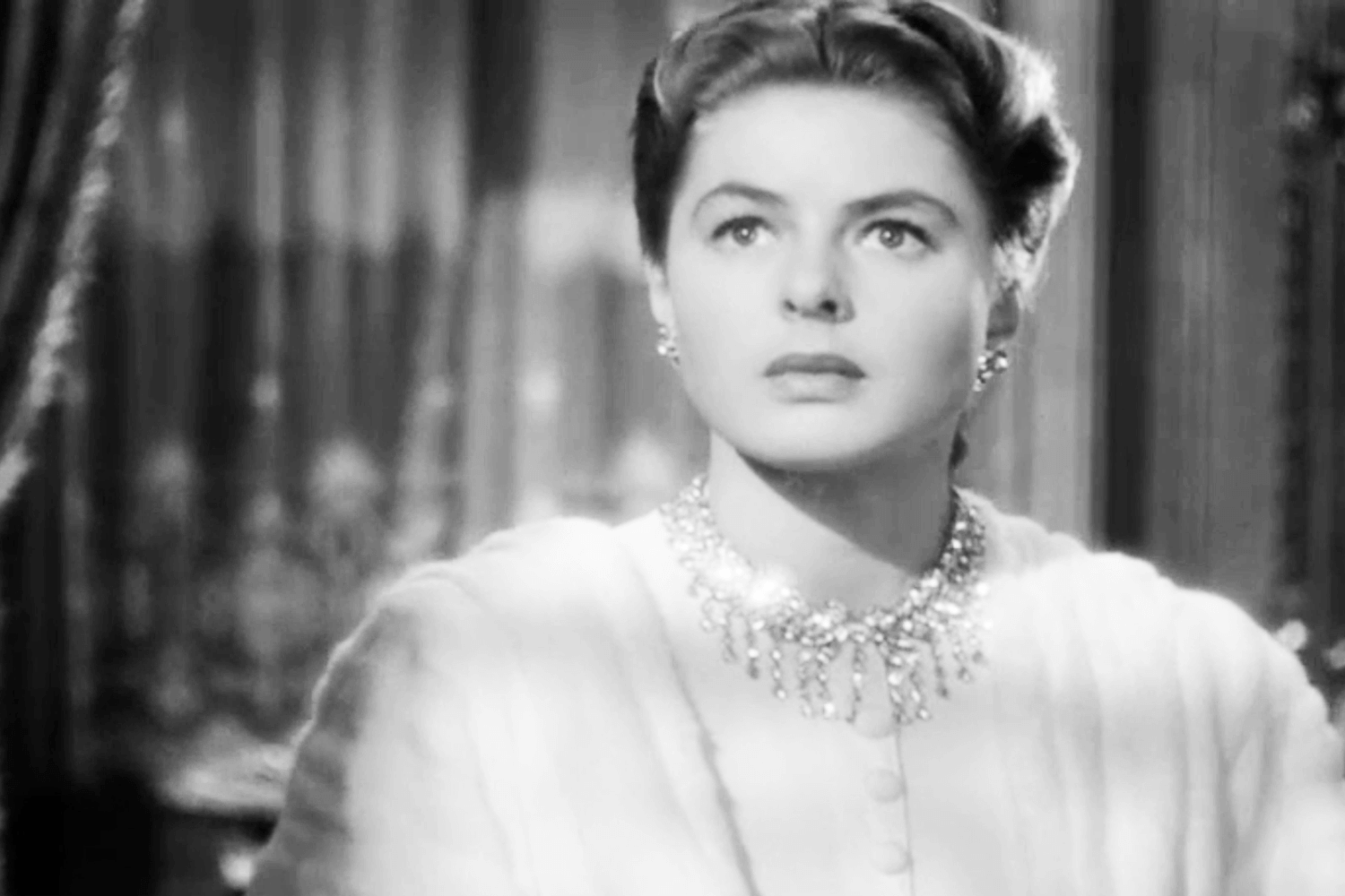 ingrid bergman 1940s fashion notorious.png