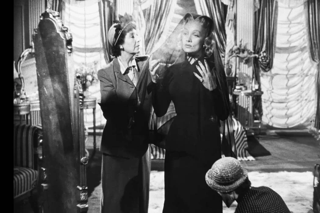 marlene dietrich hitchcock blonde