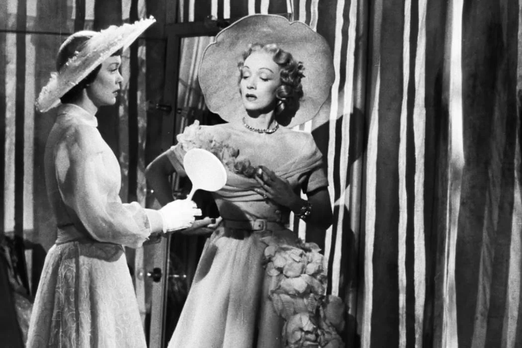 marlene dietrich 1950s fashion stage fright