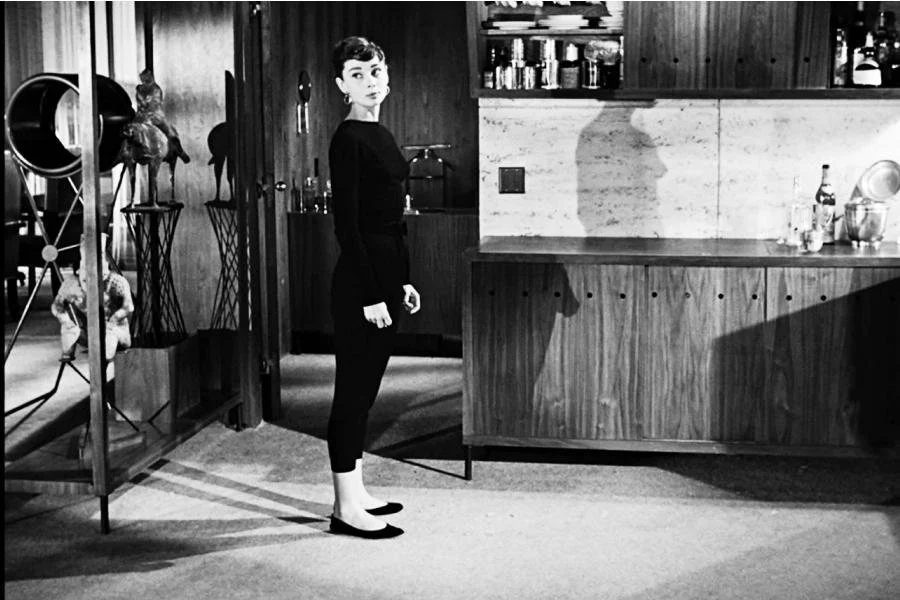 audrey hepburn wearing all black in Sabrina