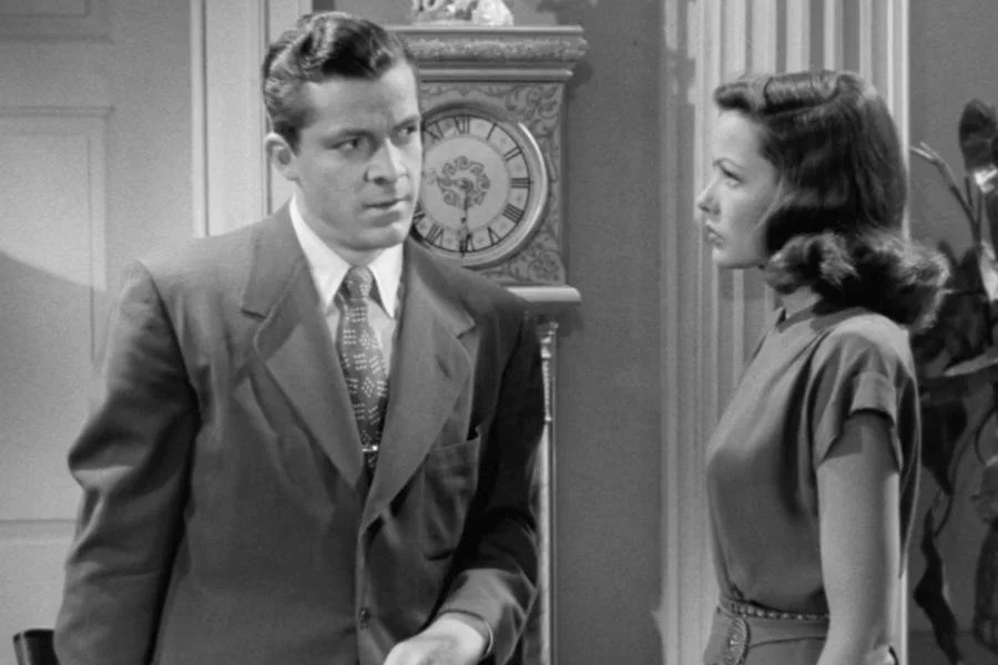 image of Gene Tierney and Dana Andrews in Laura (1944)