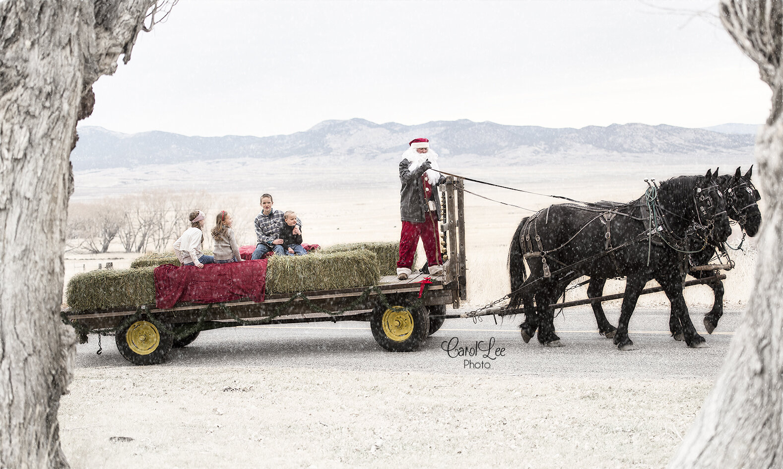 CarolLee_Photo_Sleigh_Ride_With_Santa_Elko_Family_Photographer_Spring_Creek_Family_Photographer_Carlin_Family_Photographer -10.jpg