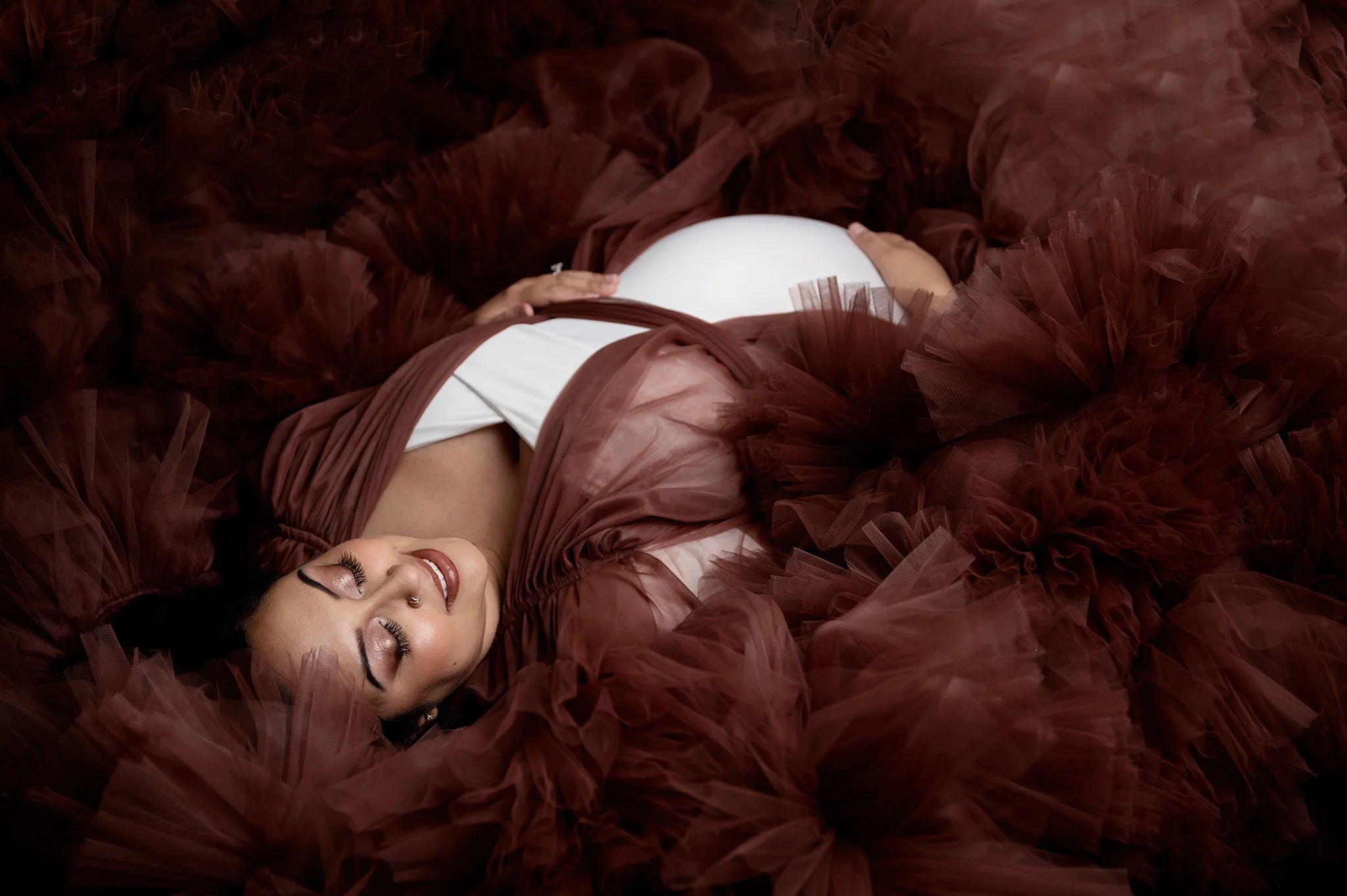 Good Angles Maternity Laying Down Chloe Lucinda Makeup Artistry CarolLee Jayne Portraits