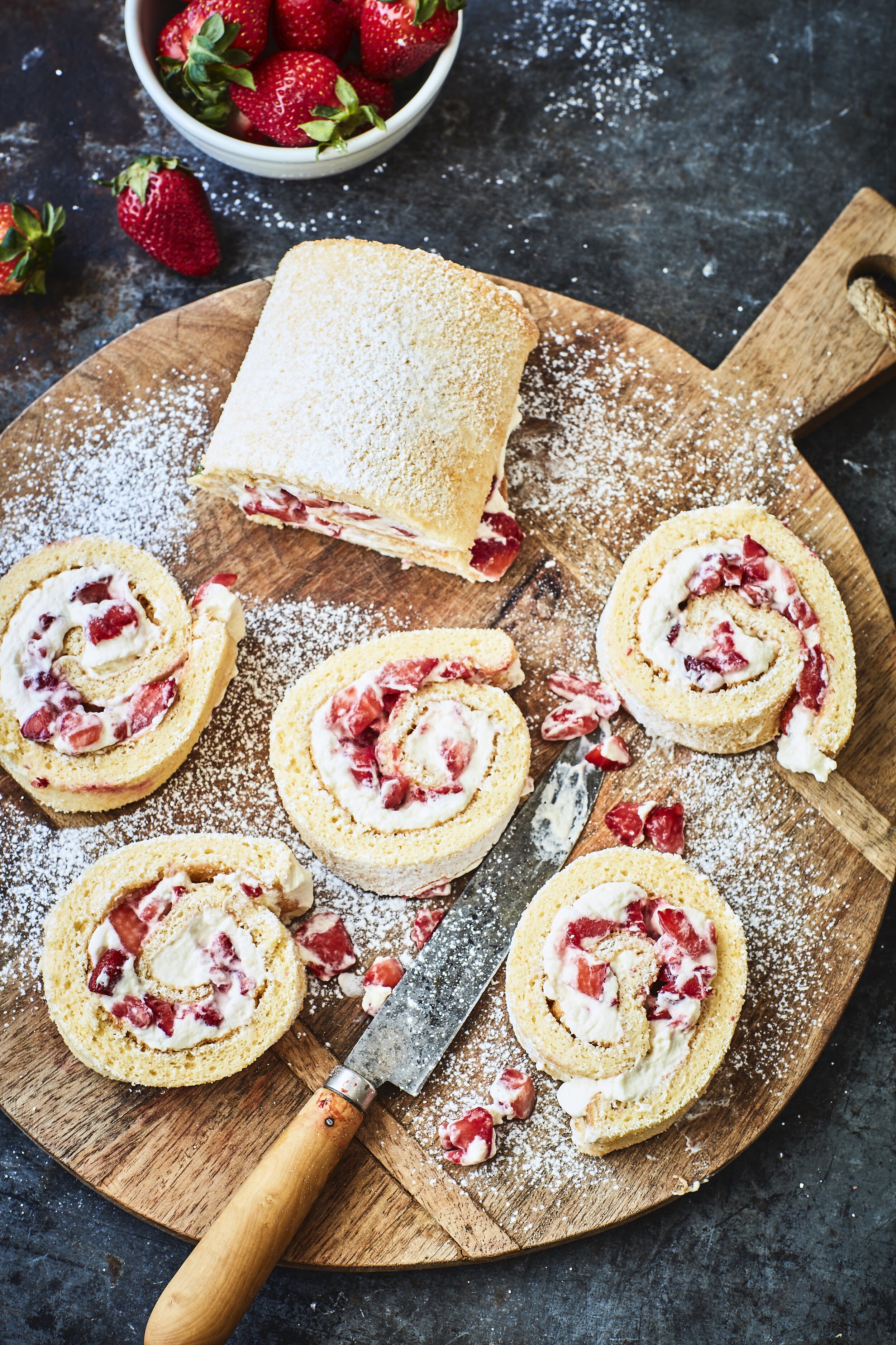 Berry roulade small.jpg