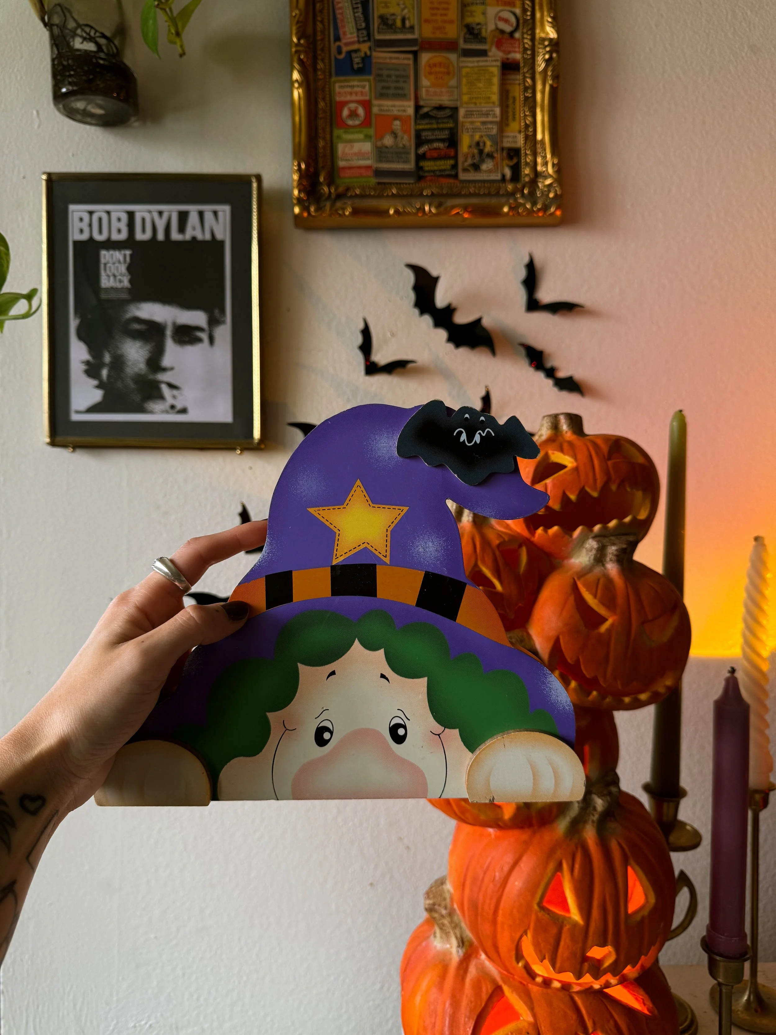 VTG Wooden Windowsill Witch