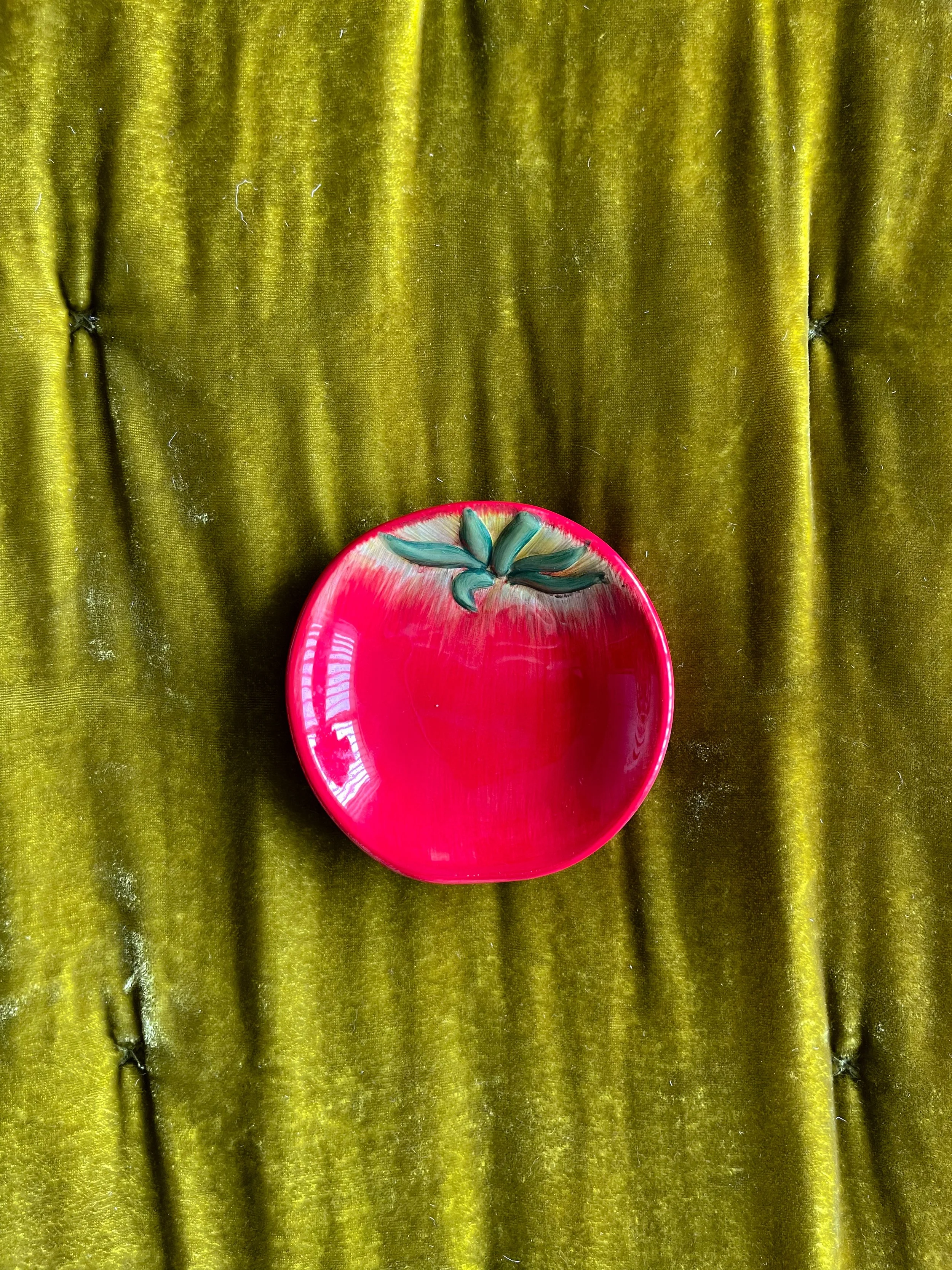 VTG Ceramic Tomato Dish