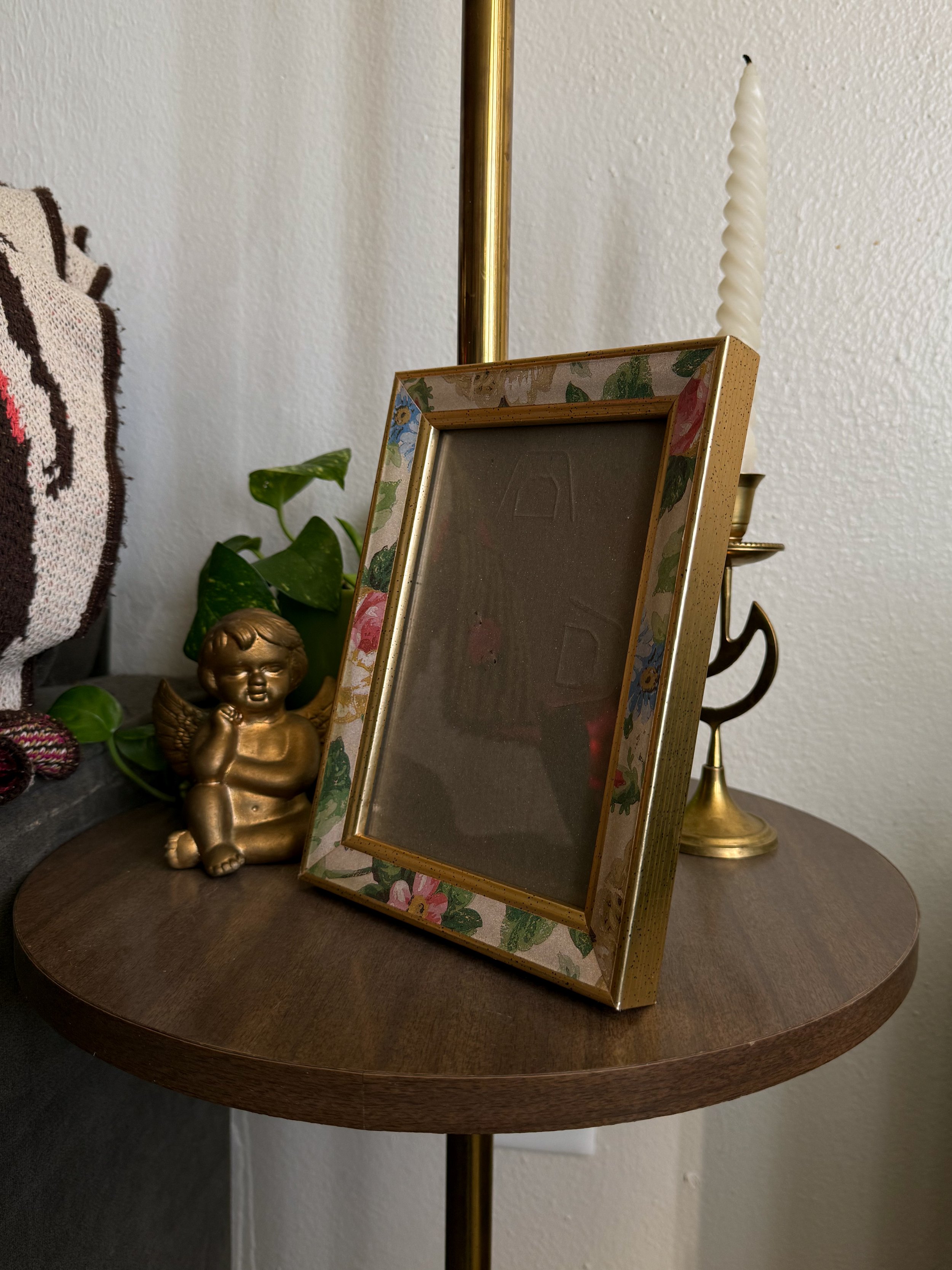 VTG Floral Photo Frame