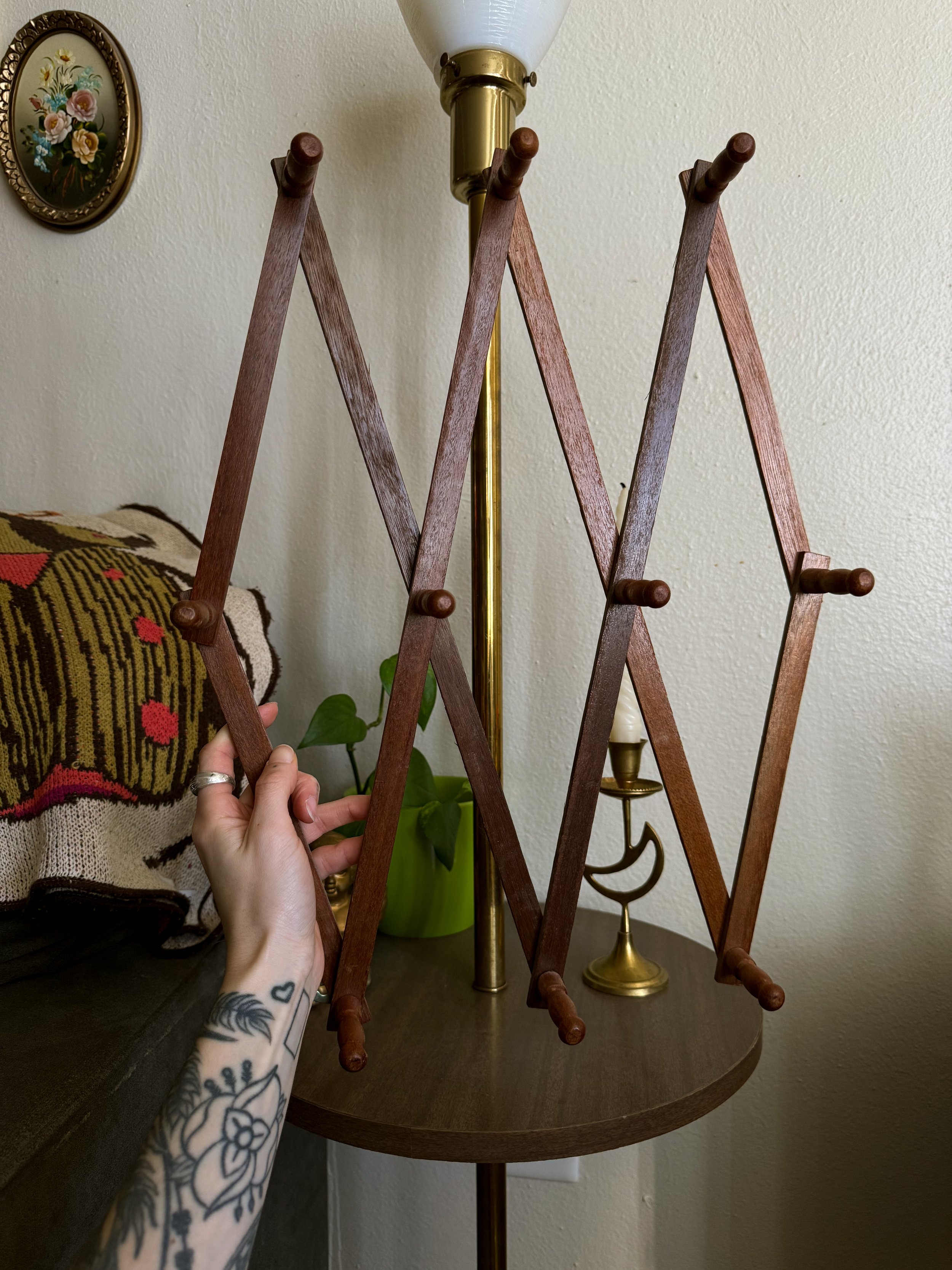 VTG Accordion Peg Rack