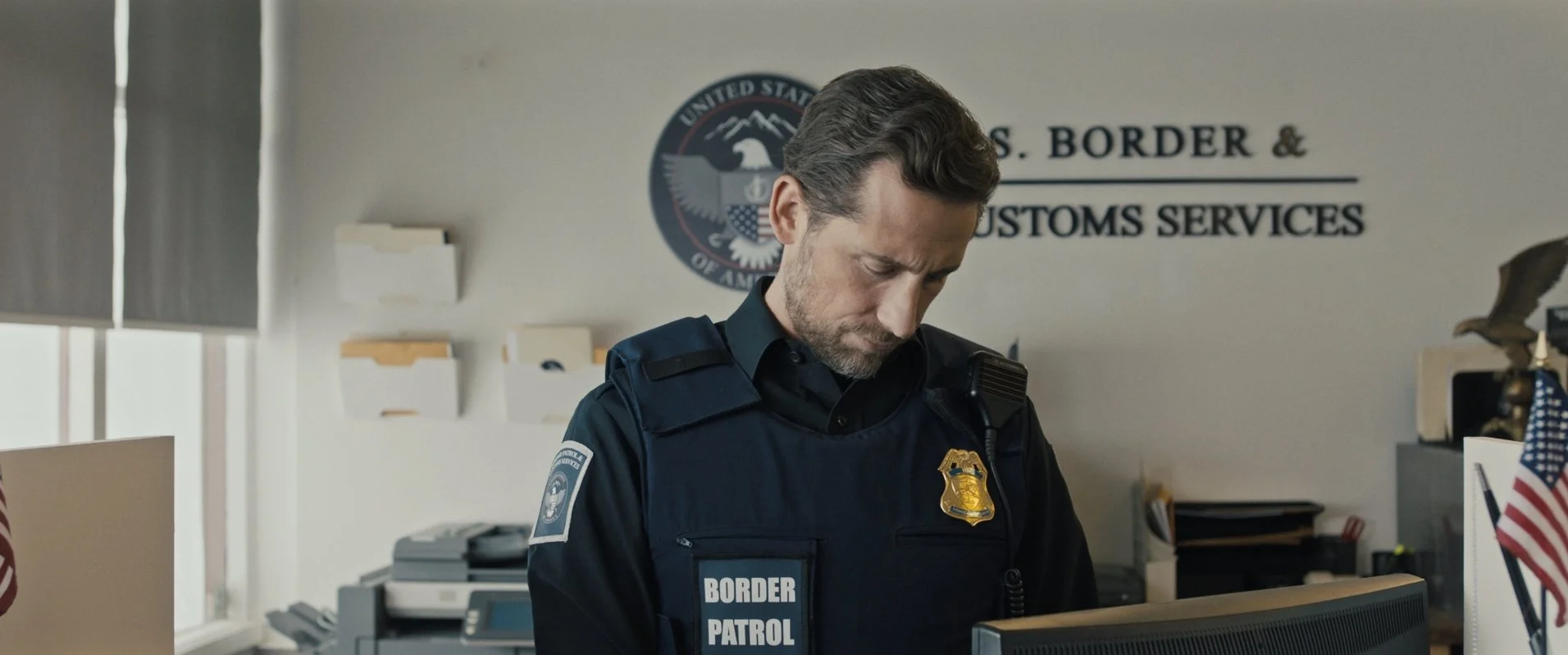  BORDERED  Short film made through Crazy8s, 2018. Made in 8 days.  Anaïsa Visser, Director/Writer  Darren Devlin, Marco Bossow, Lisa D’Alessandro, Producers 