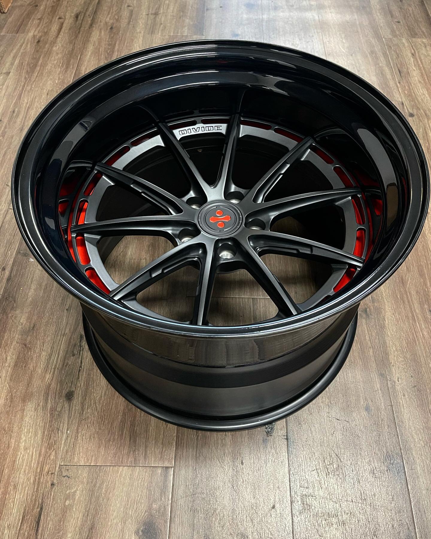 DVF01 3pcs 
Custom color inner ring availble.
&ldquo;Divided fron the rest&rdquo;
Now availble in 18-24 forged monoblock 
Built to order -6 week build time. 

#divideforged #dividewheels #newwheeldesigns #dvf01 #forgedwheels
#takingover #wetakingover