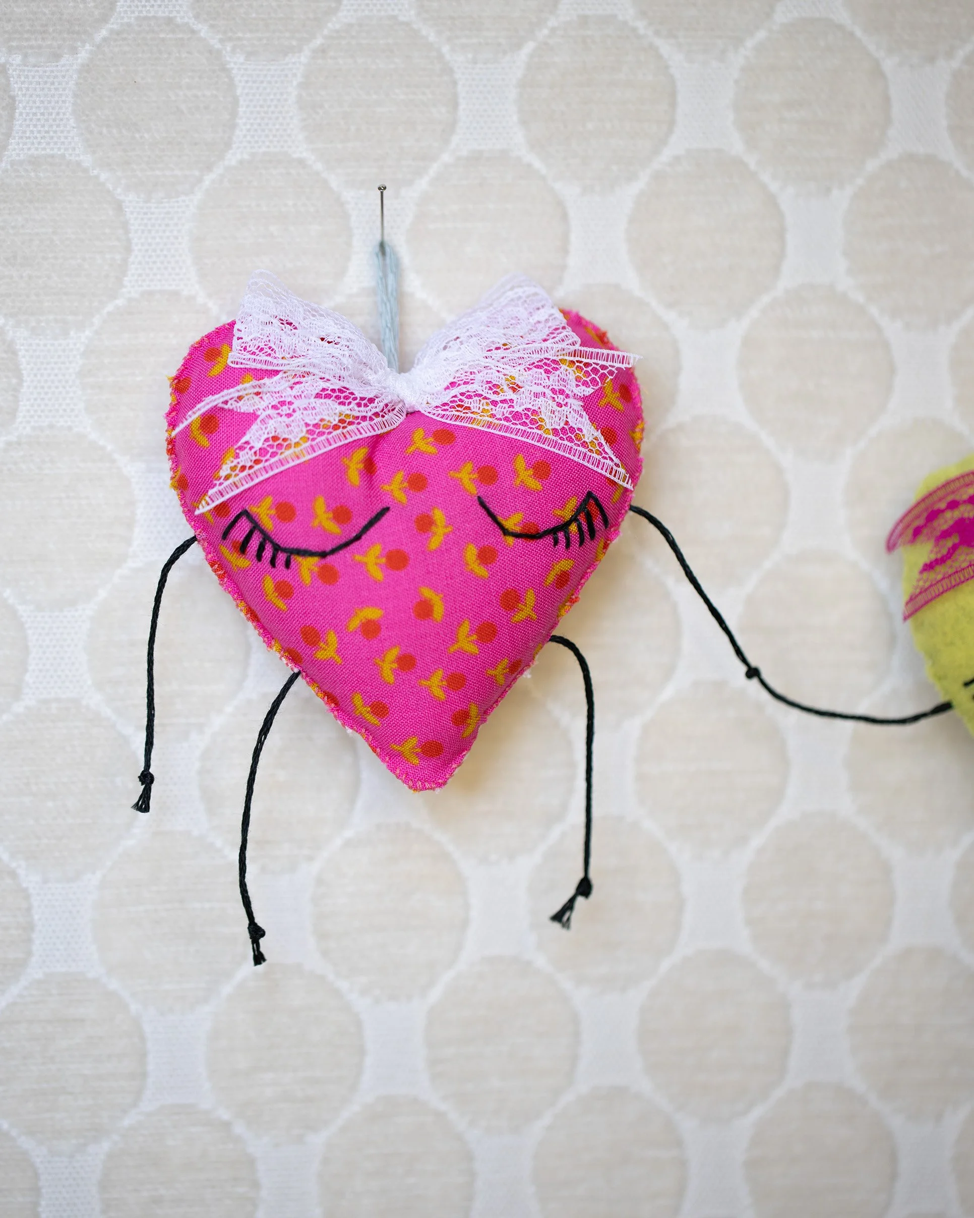 heart garland detail