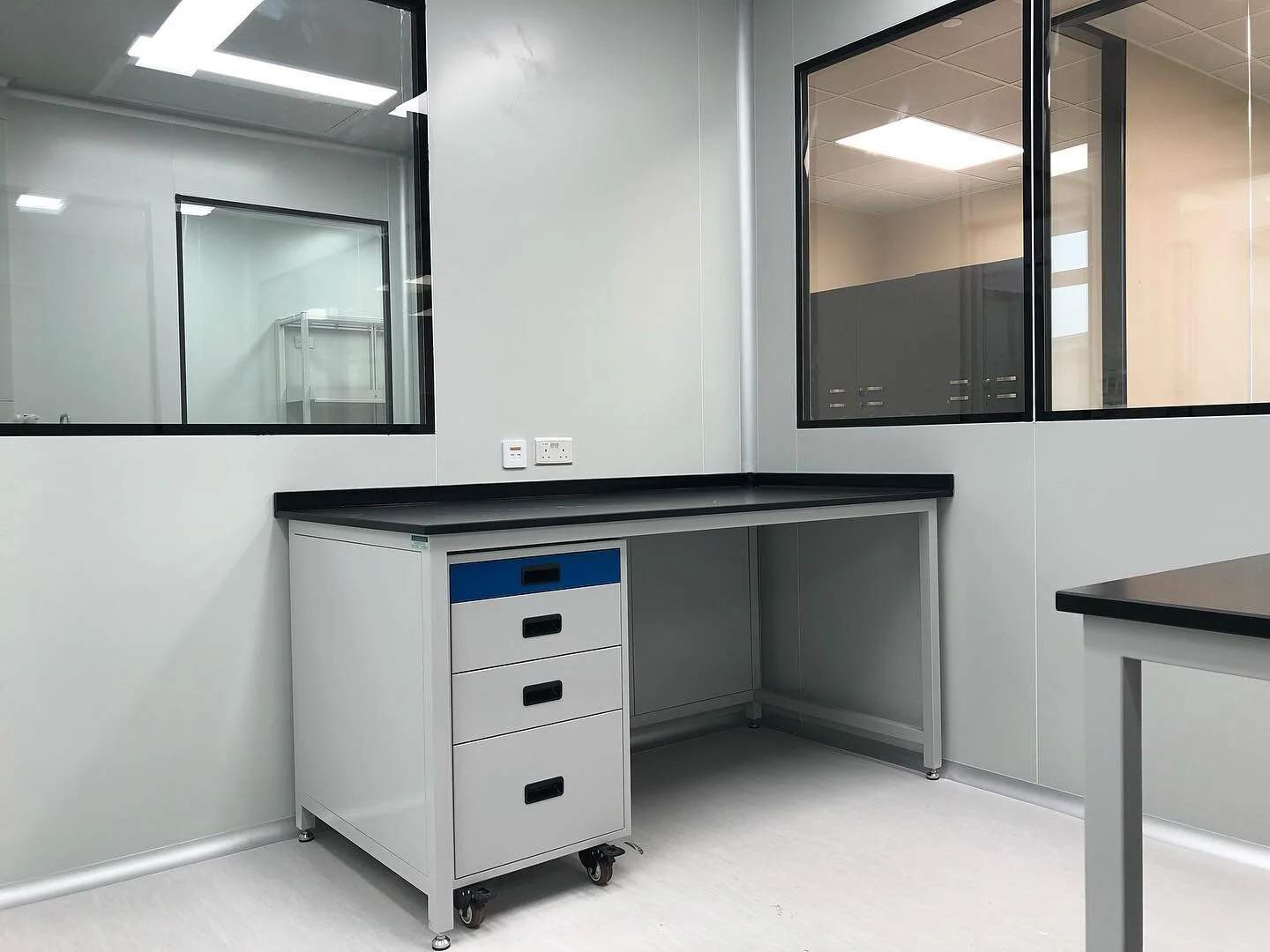 ShingShun 成信 Cleanroom Hong Kong / Clean booth / Radiation shielding