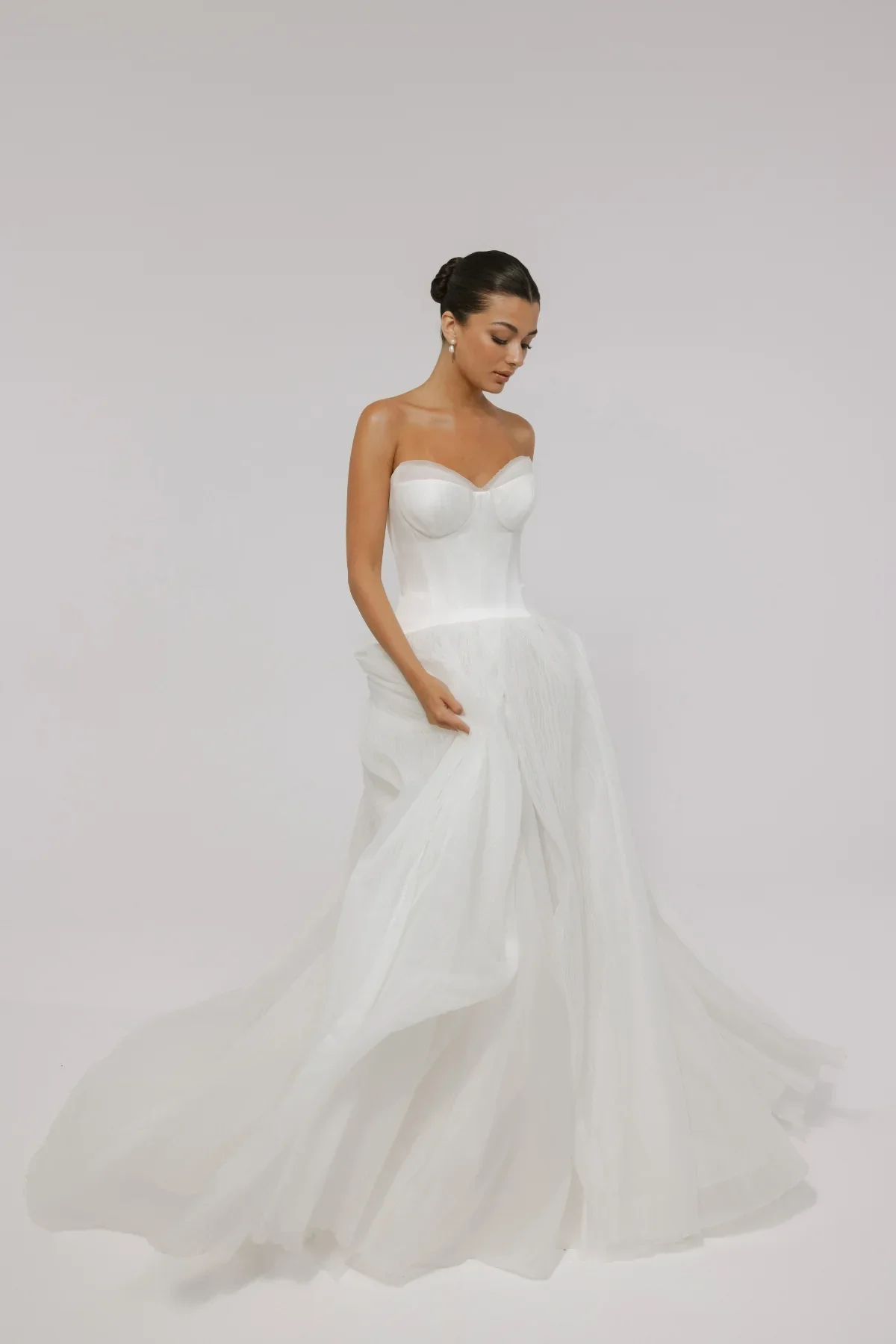 CASSIAAW2614_3_wedding_dress_by_Atlier_wu.webp