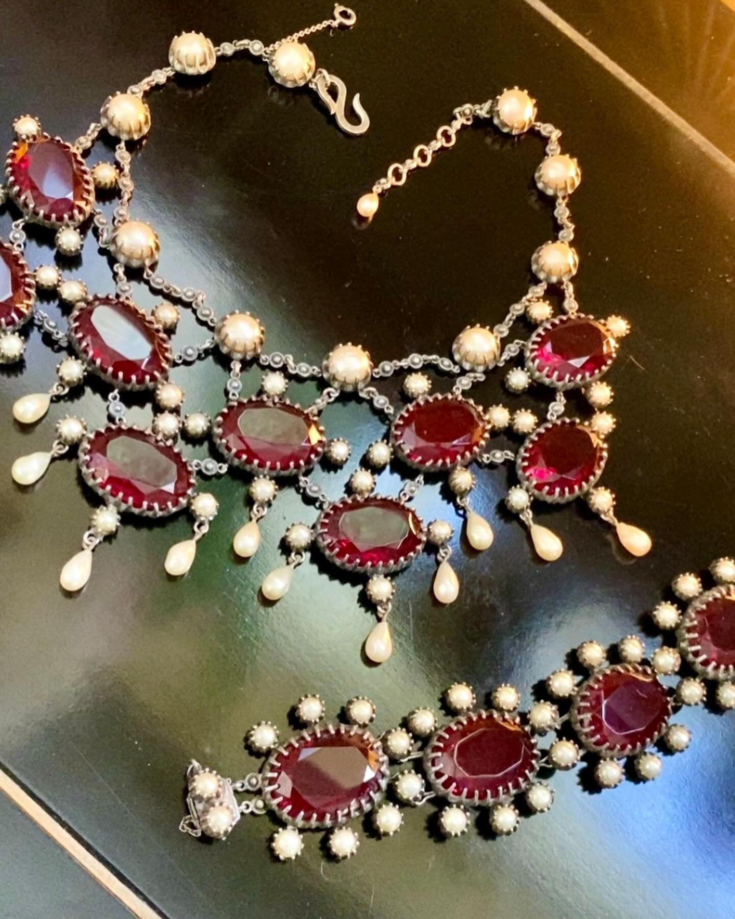 Lovely CHRISTIAN DIOR SET by FRANCIS WINTER 1955 . He m showing the book picture and reference as there two slightly different designs for this bib necklace . Stunning piece in lovely condition for its age . #christiandiorcouture #dior1955 
#frenchvi