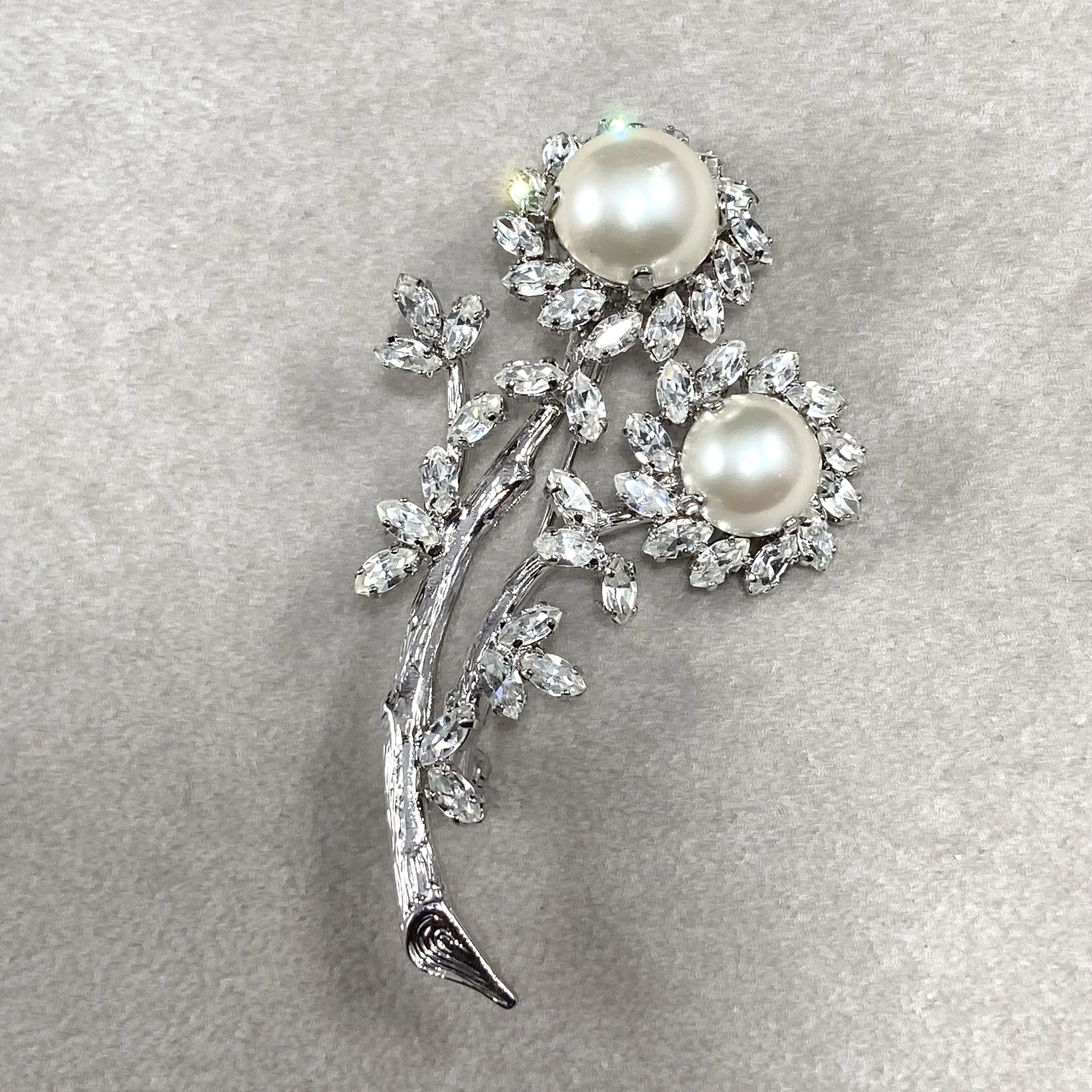 Broche Ancienne Louis Rousselet - Camélia En Perles De Verre Nacrées (occasion)