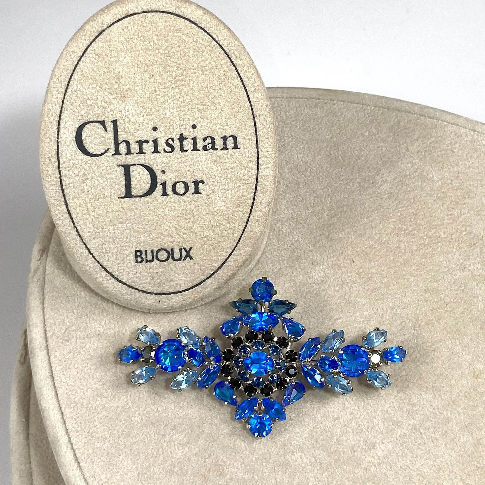超希少】 Christian Dior 1960s ブルーラインストーンブローチ 超希少】 Christian Dior 1960s ブルーラインストーンブローチ