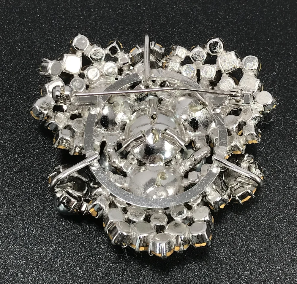 【MURRAL】 cover brooch (Silver) ブローチ MURRAL】Snow cover brooch (Silver) ブローチ