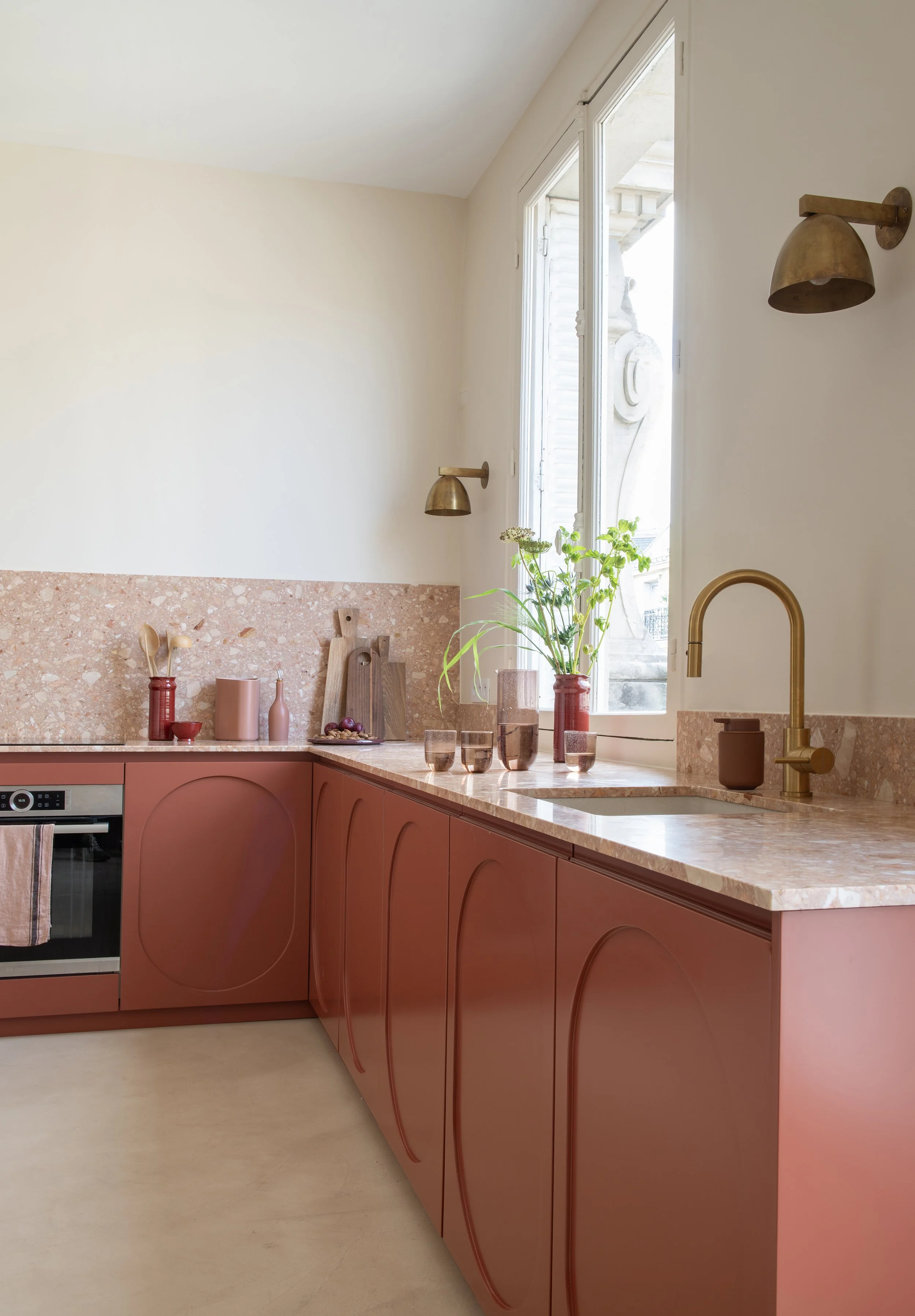Cuisine d'un appartement haussmannien, Paris 7e - Maison Babel, architectes d'intérieur à Paris