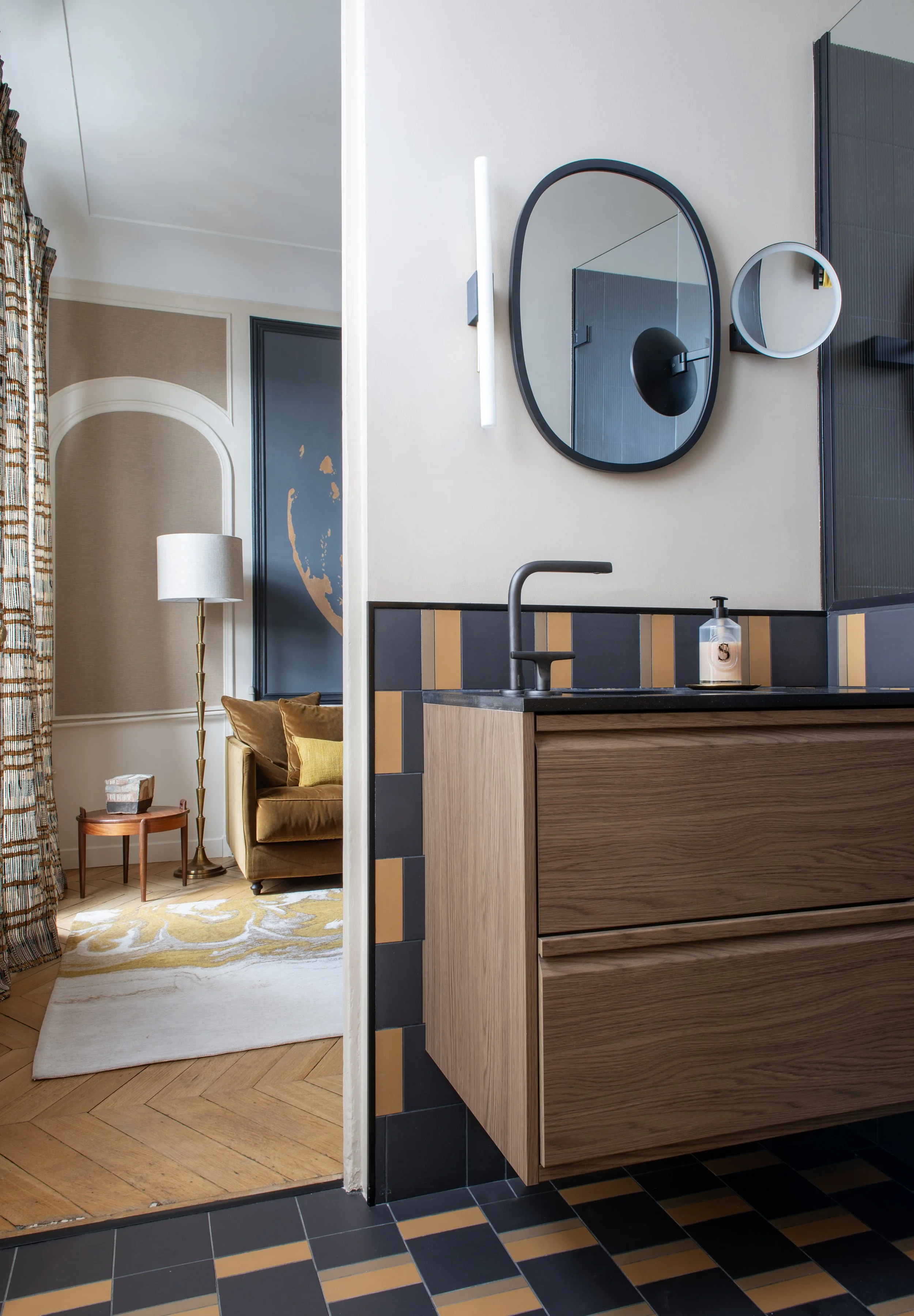 Salle de douche d'un appartement haussmannien, Paris 7e - Maison Babel, architectes d'intérieur à Paris
