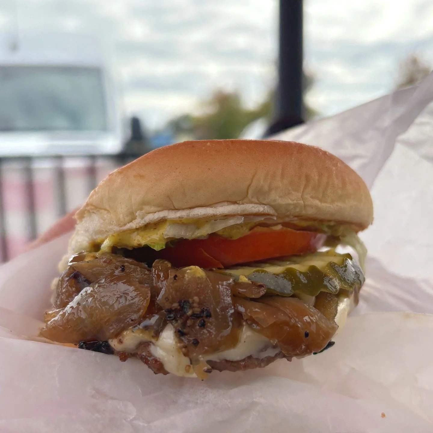 Classic, tasty, yours to build!🍔💛 White Hut Burger done your way!!