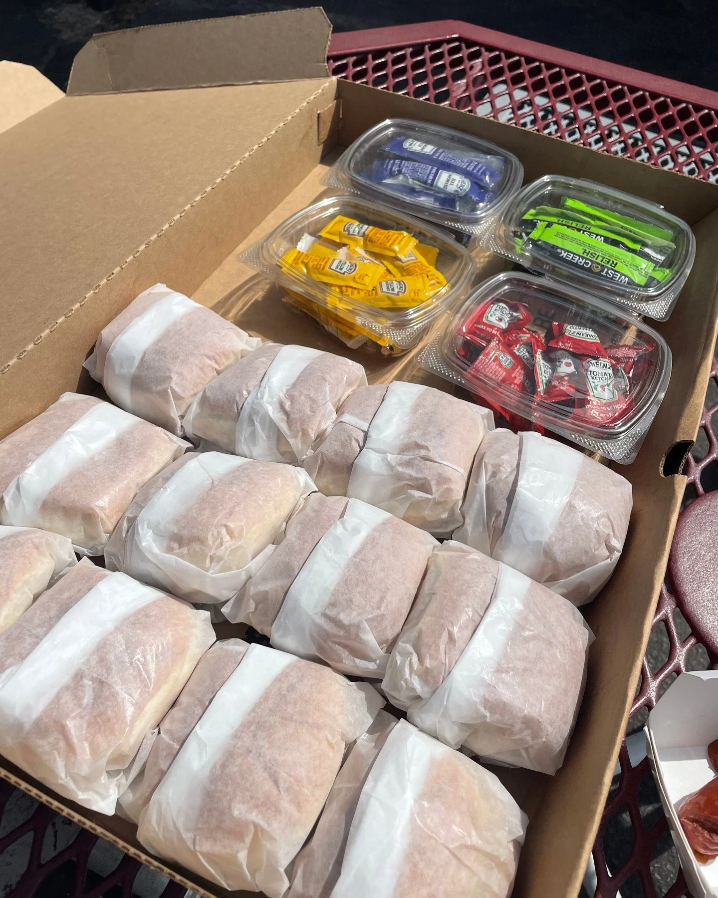 Celebrate the New Year with our Bundles of Joy 🎆
Burgers or hot dogs, quick &amp; easy... no cooking, no cleaning, no stress. Just good food and good vibes to ring in the New Year!
✨ Save $10 on White Hut Bundles
⏰ Tomorrow is the LAST day!
#happyne