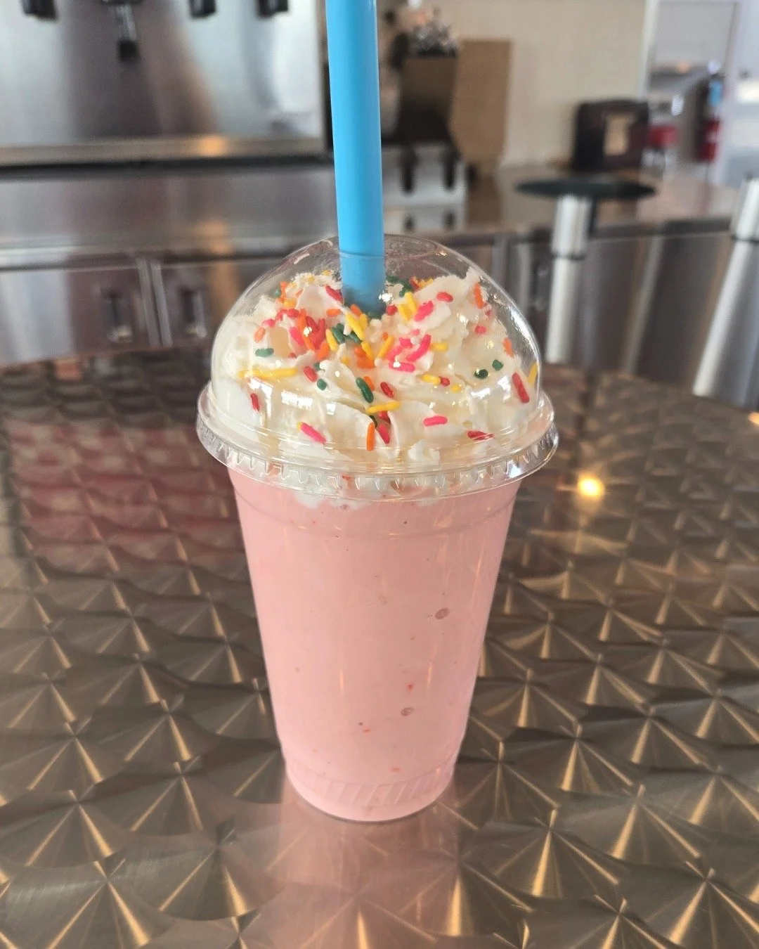 🚨Few. Days. Left.🚨
Our Red Velvet Milkshake of the Month is only here through February 28th!
Available at White Hut Holyoke &amp; West Springfield ❤️
If you haven&rsquo;t tried it yet&hellip; this is your sign!

#whitehut #milkshakeofthemonth