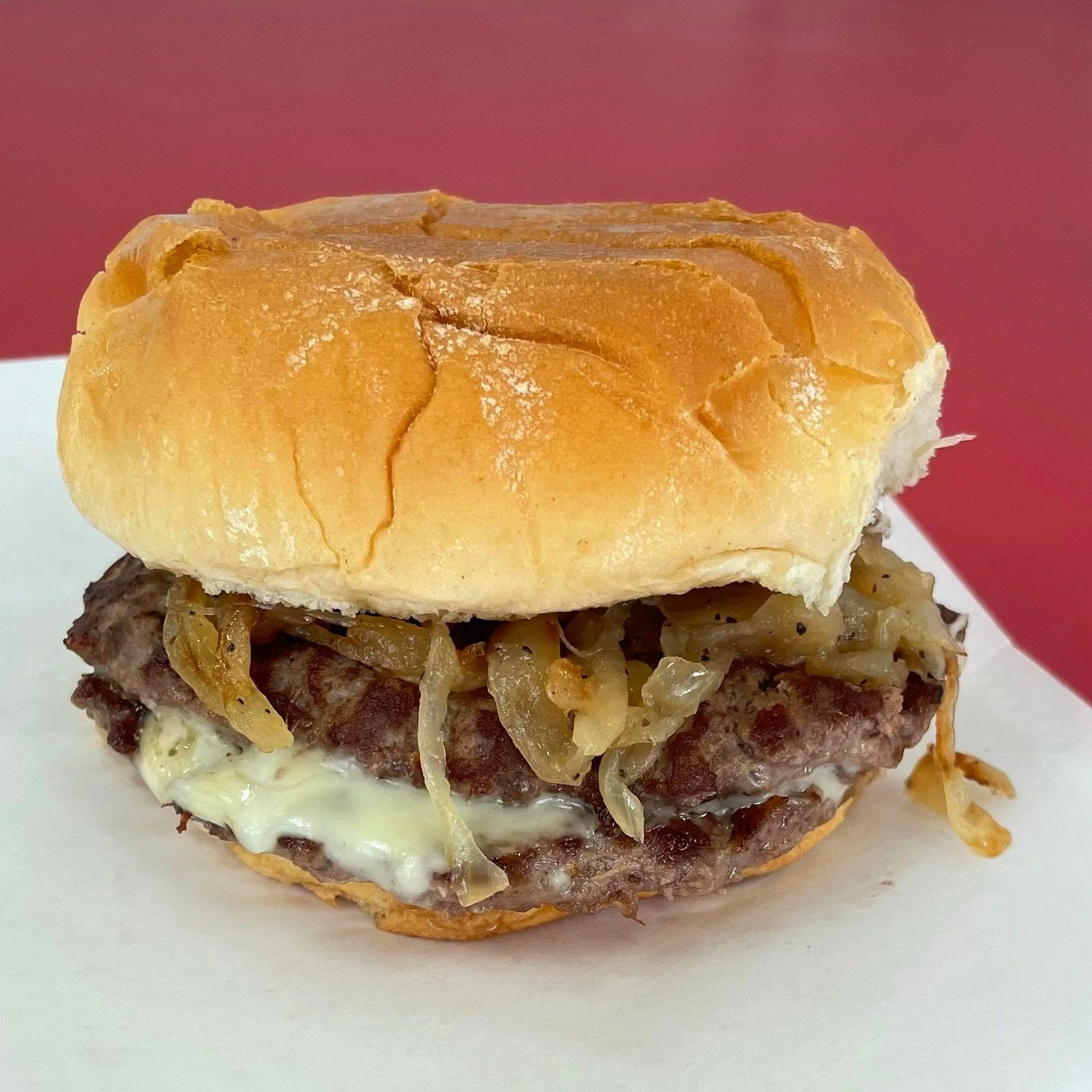 A double cheeseburger with our famous fried onions😋
Simple, classic, and just the way you like it!

📍825 Hamden St, Holyoke MA
📍280 Memorial Ave, West Springfield, MA
#whatsbetterthanthehut