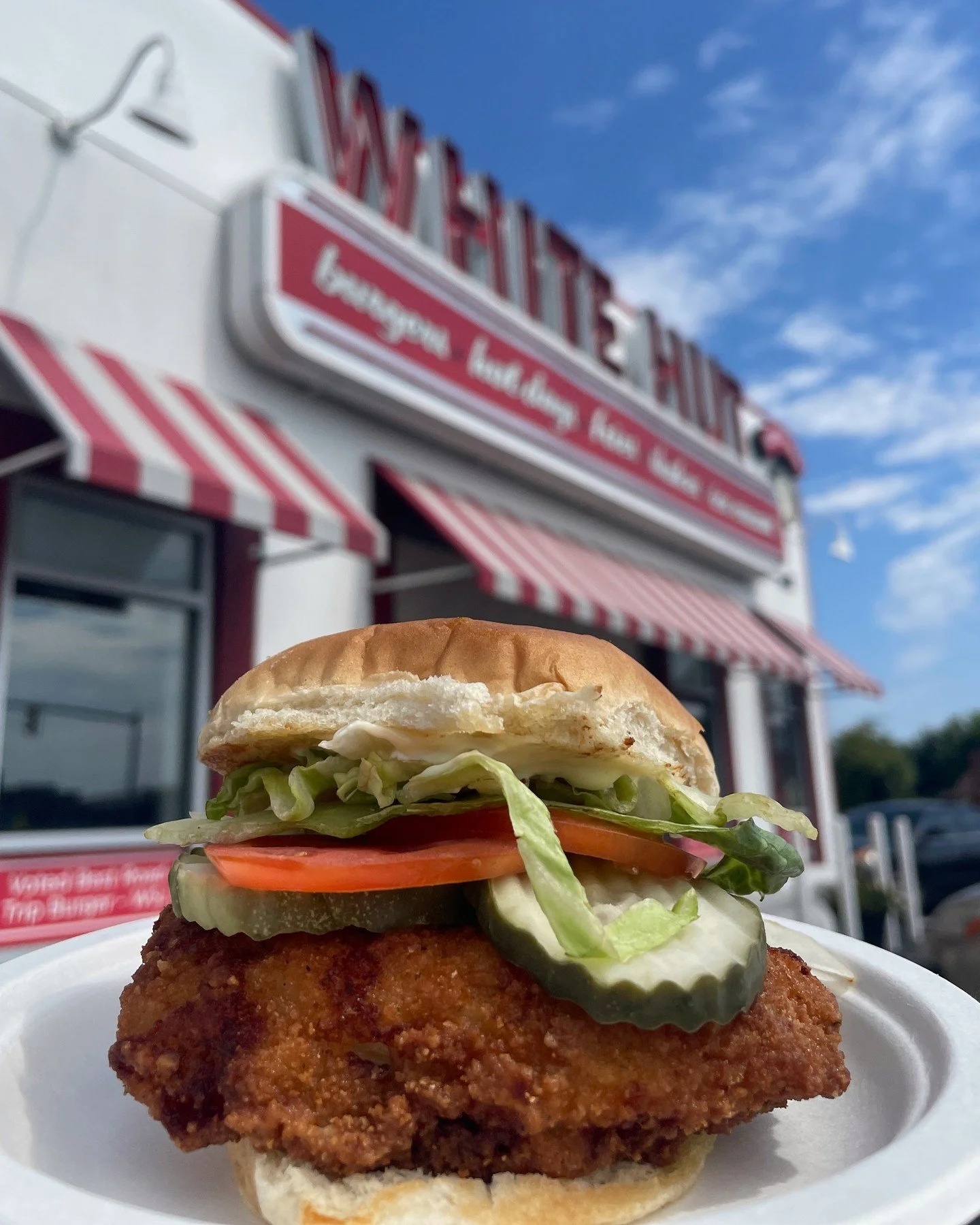 Crispy chicken, piled high!! Go ahead, add a little something on top! 🥬🍅🧀

📍825 Hamden St, Holyoke MA
📍280 Memorial Ave, West Springfield, MA
#whatsbetterthanthehut