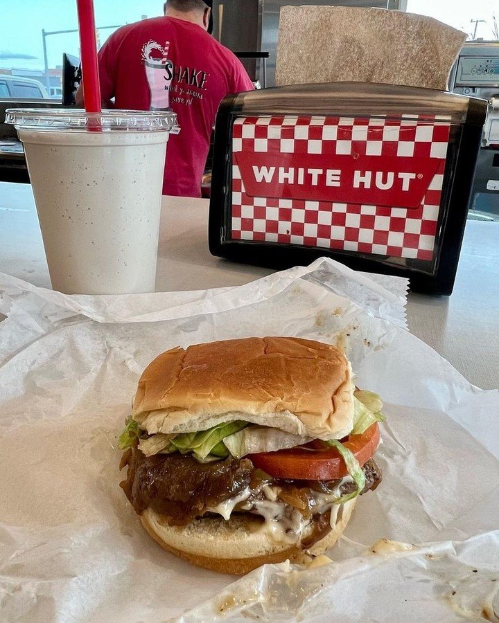 Saturday plans? Sorted! 🍔🥤 Come through! Saturdays are for White Hut!

📍825 Hamden St, Holyoke MA
📍280 Memorial Ave, West Springfield, MA
#whatsbetterthanthehut #whitehut