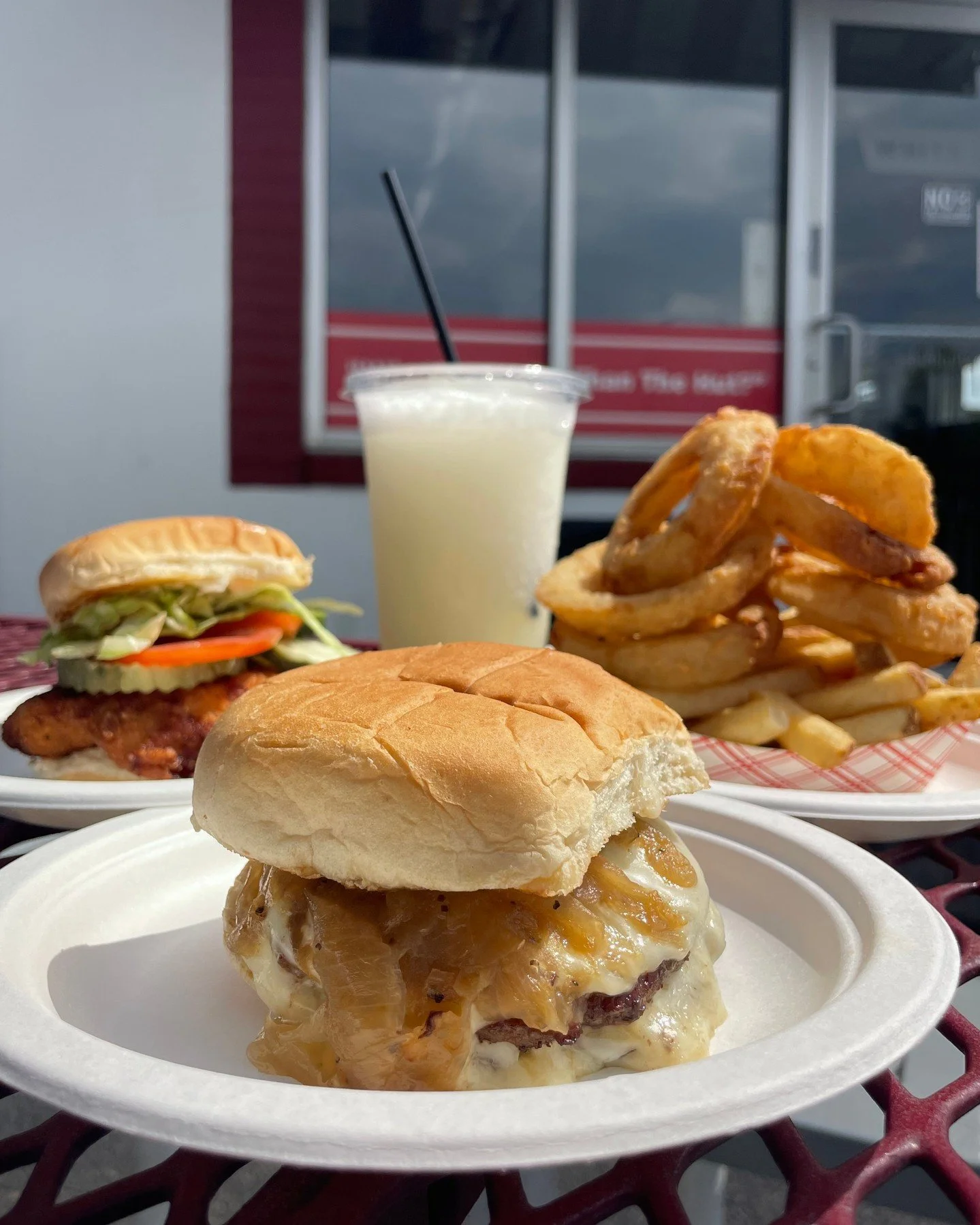 Everything you&rsquo;re craving, all in one spot🤩
🍔What&rsquo;s better than the Hut?
#whitehut