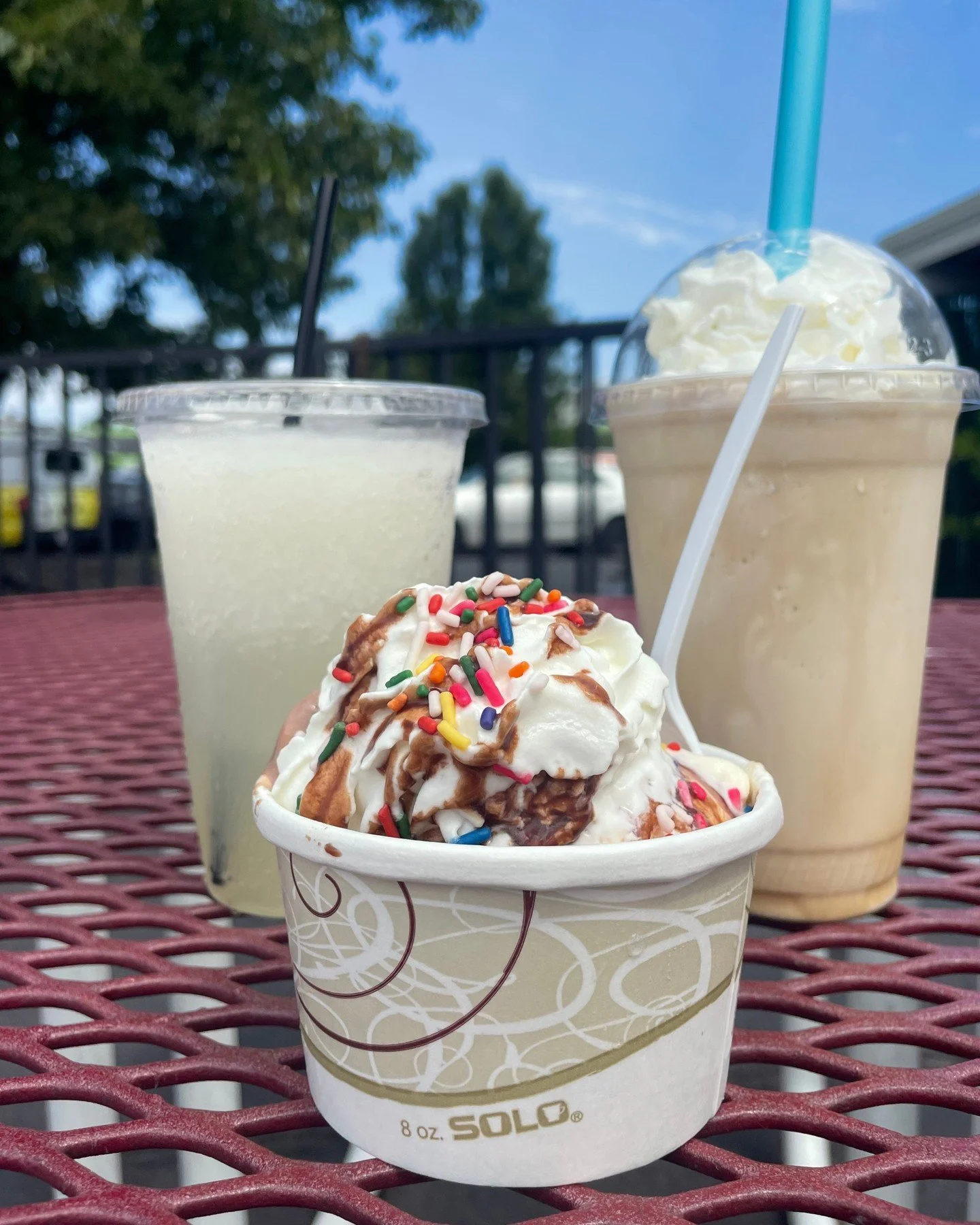 If it feels like summer, we&rsquo;re treating it like summer 🍦🍋
Meet us at White Hut for your favoritie cold treats!

#whatsbetterthanthehut