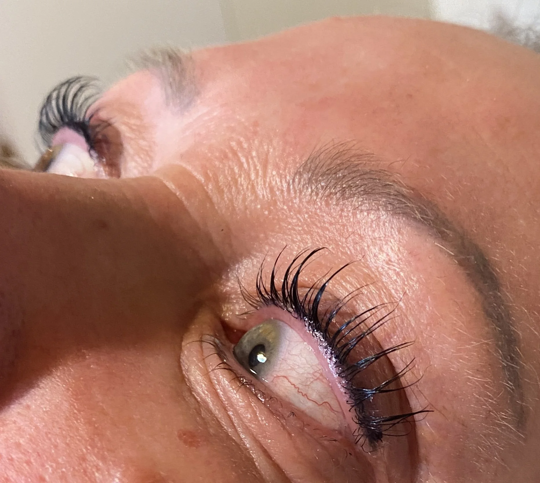 HeavenlyNails / Inkoon Hoitohuone Ripsien kestotaivutus