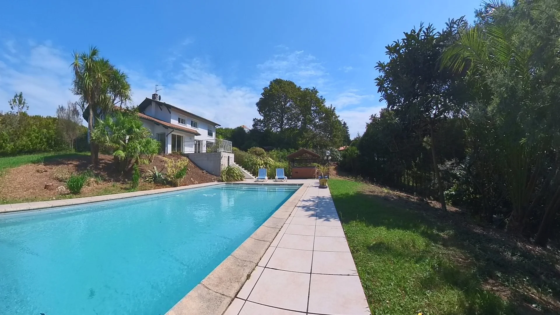 piscine maison 1.jpg