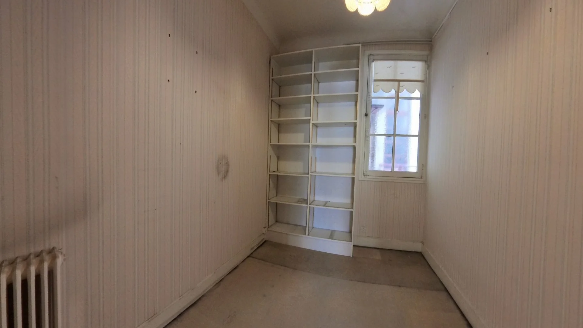 Bureau 1.jpg