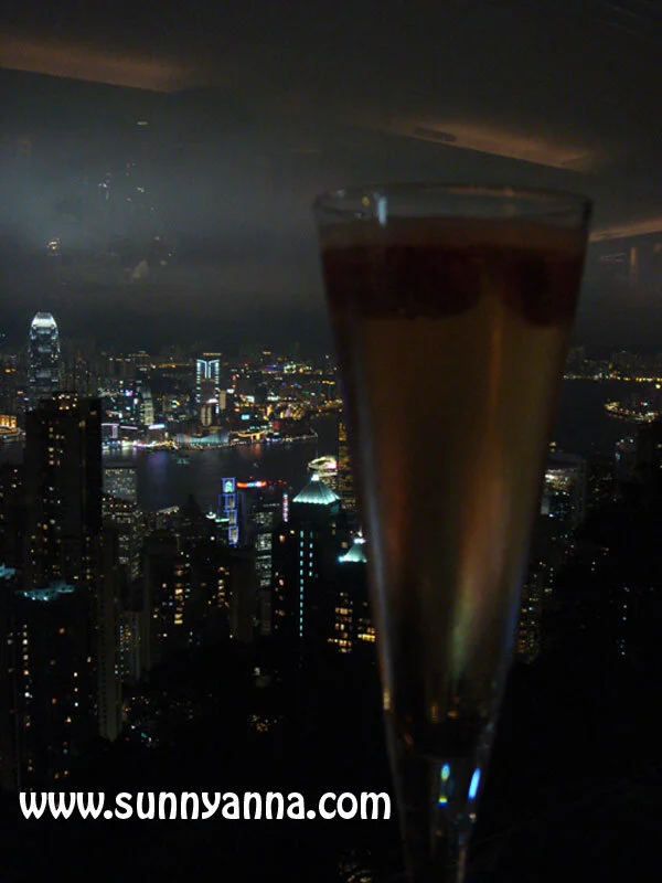 Utsikten från The Deco Café. Delvis dold av ljuvlig skumpa med jordgubbar i. Thanx for the advice about the place, Lena :-) !