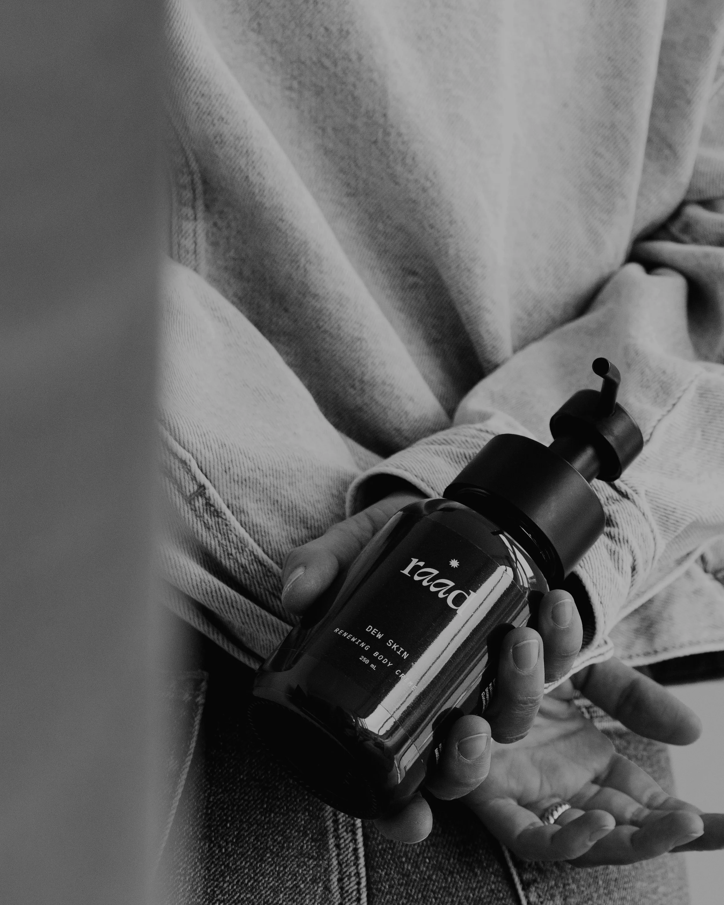 raad DEW SKIN renewing body creme