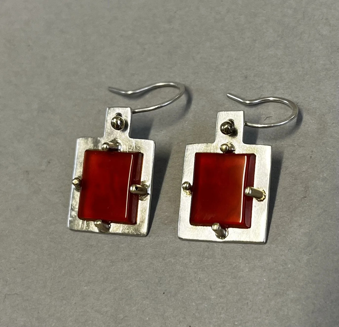 Silver and 9ct gold with carnelian