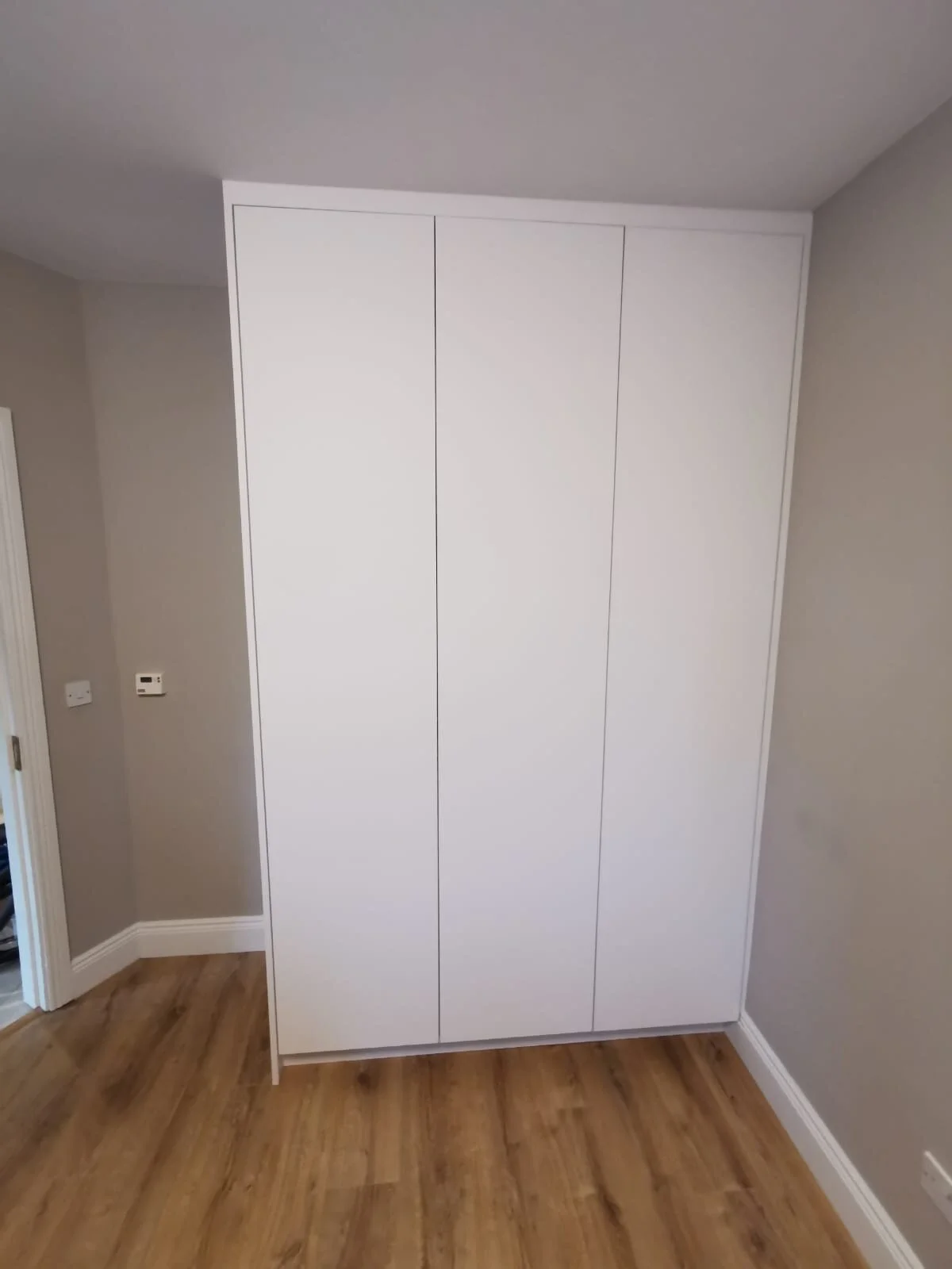 wardrobes.JPG