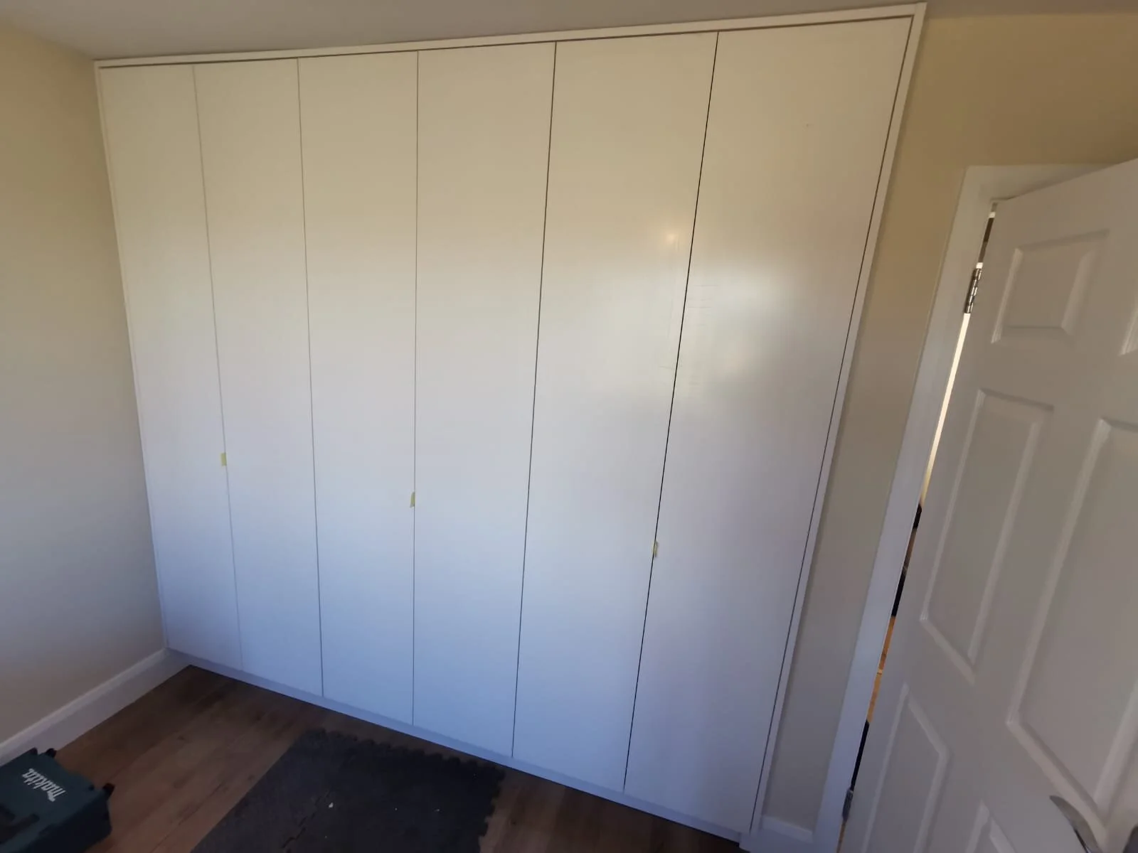 wardrobes 4.JPG