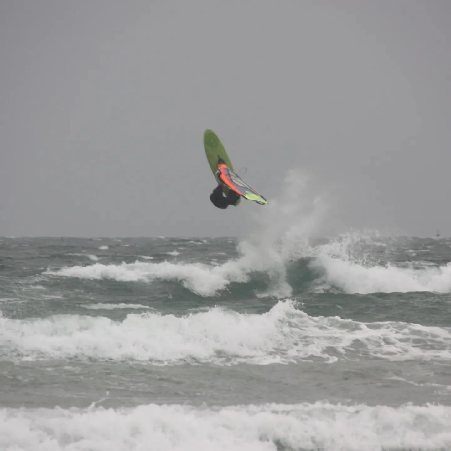 Off the boat and onto the water, Tiree 💙 ✌️ 🤙
.
.
@bubblek540 @mattcoxxy @stutilbury @rafwindsurfing @mcwatersports_k478 @calmacferries
@visittiree