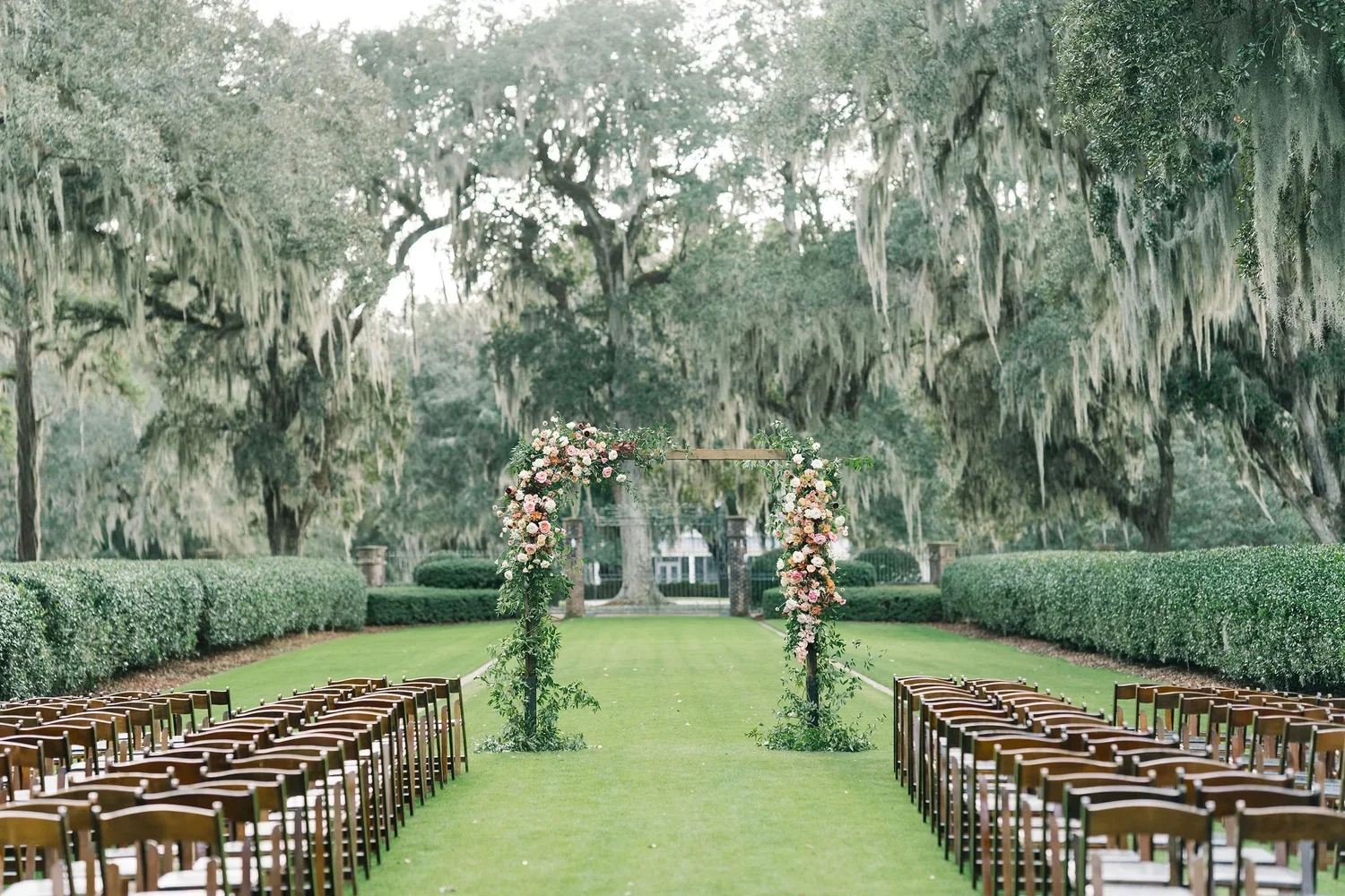 Kadi+Alex-FordPlantationWeddingbyAaronandJillianPhotography-609.webp